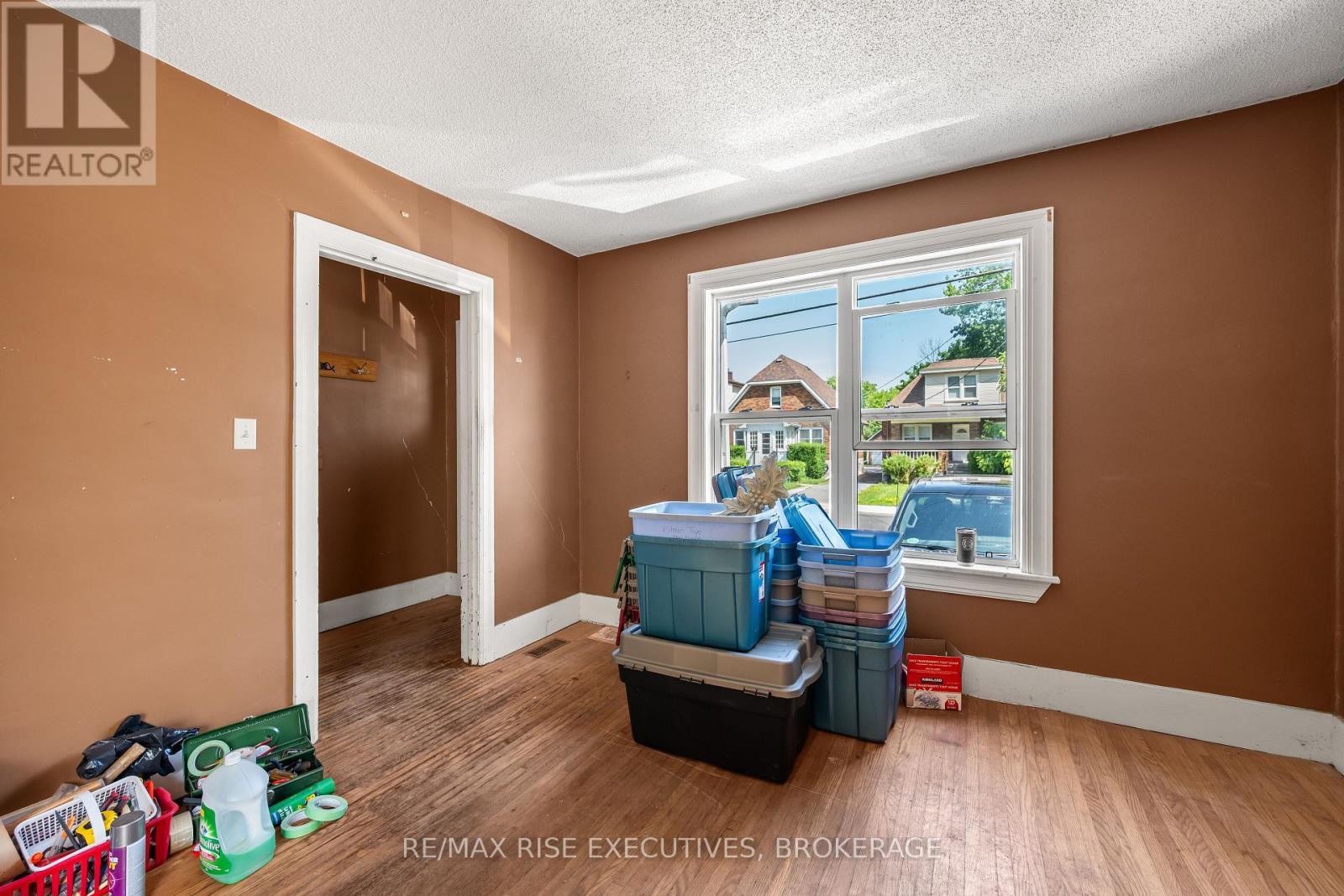 690 JOHNSON STREET - 10