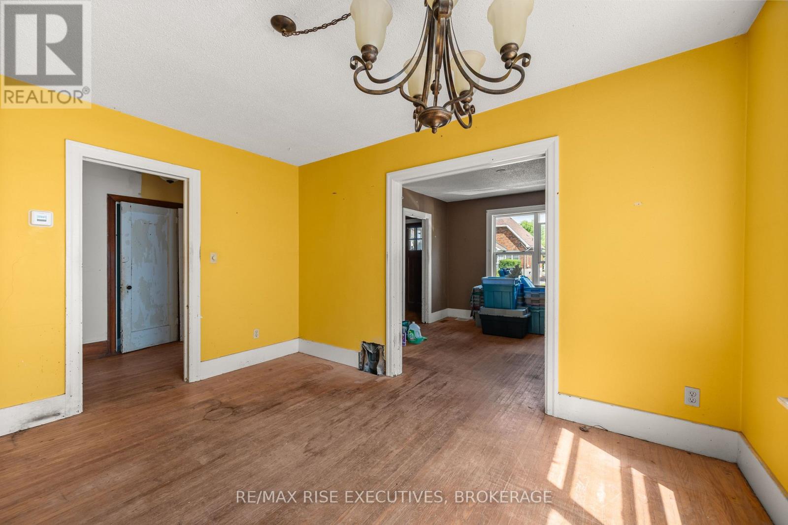 690 JOHNSON STREET - 13