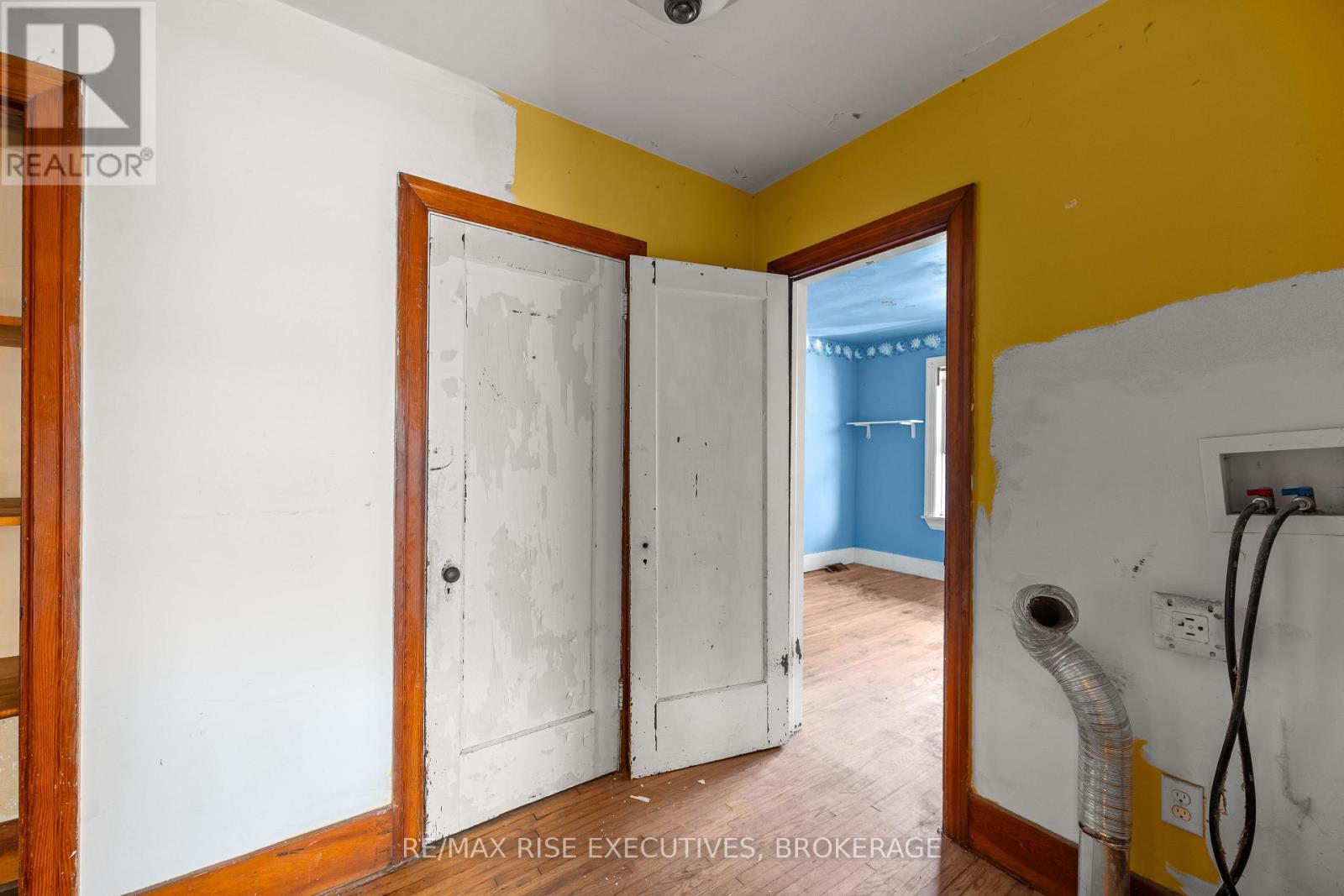 690 JOHNSON STREET - 17