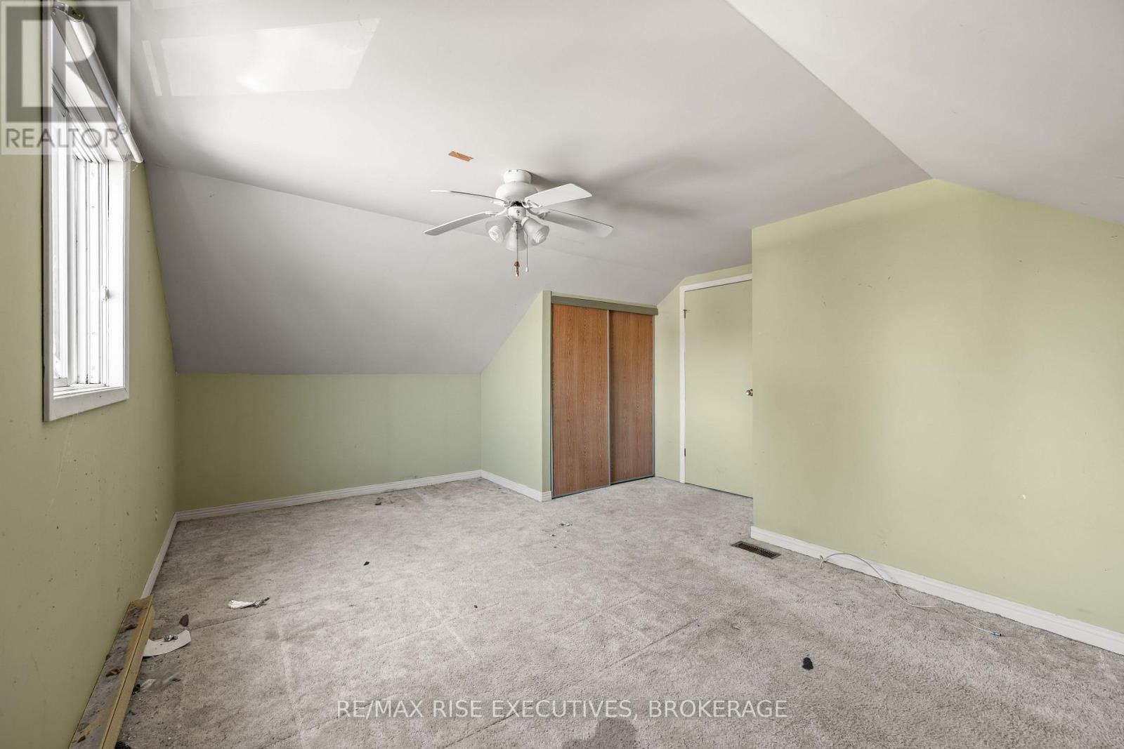 690 JOHNSON STREET - 26
