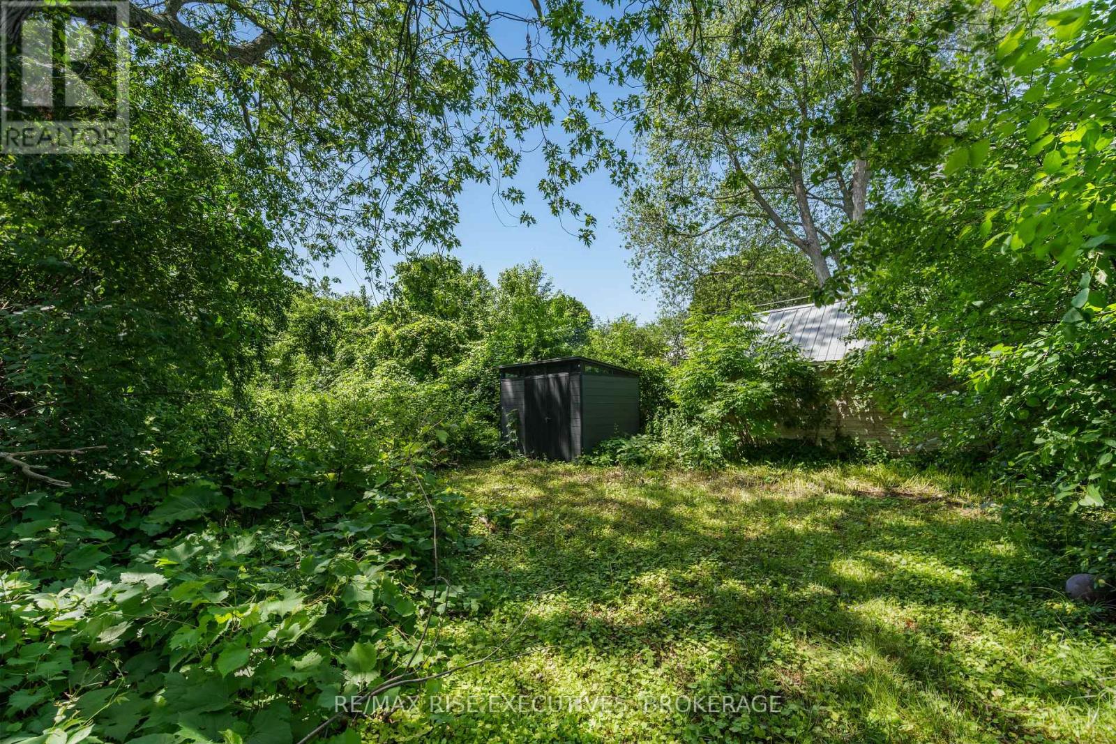 690 JOHNSON STREET - Image 3
