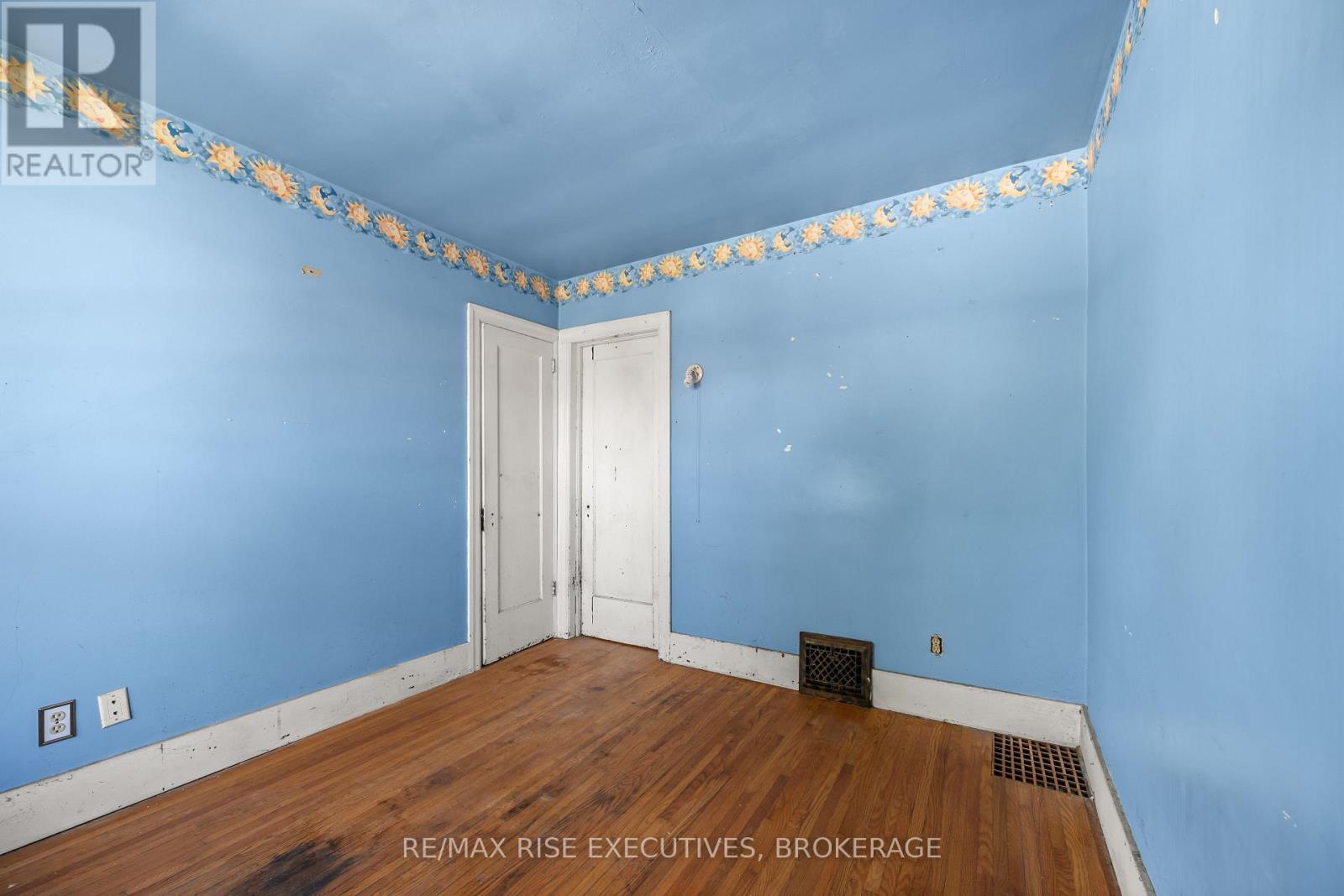 690 JOHNSON STREET - 31