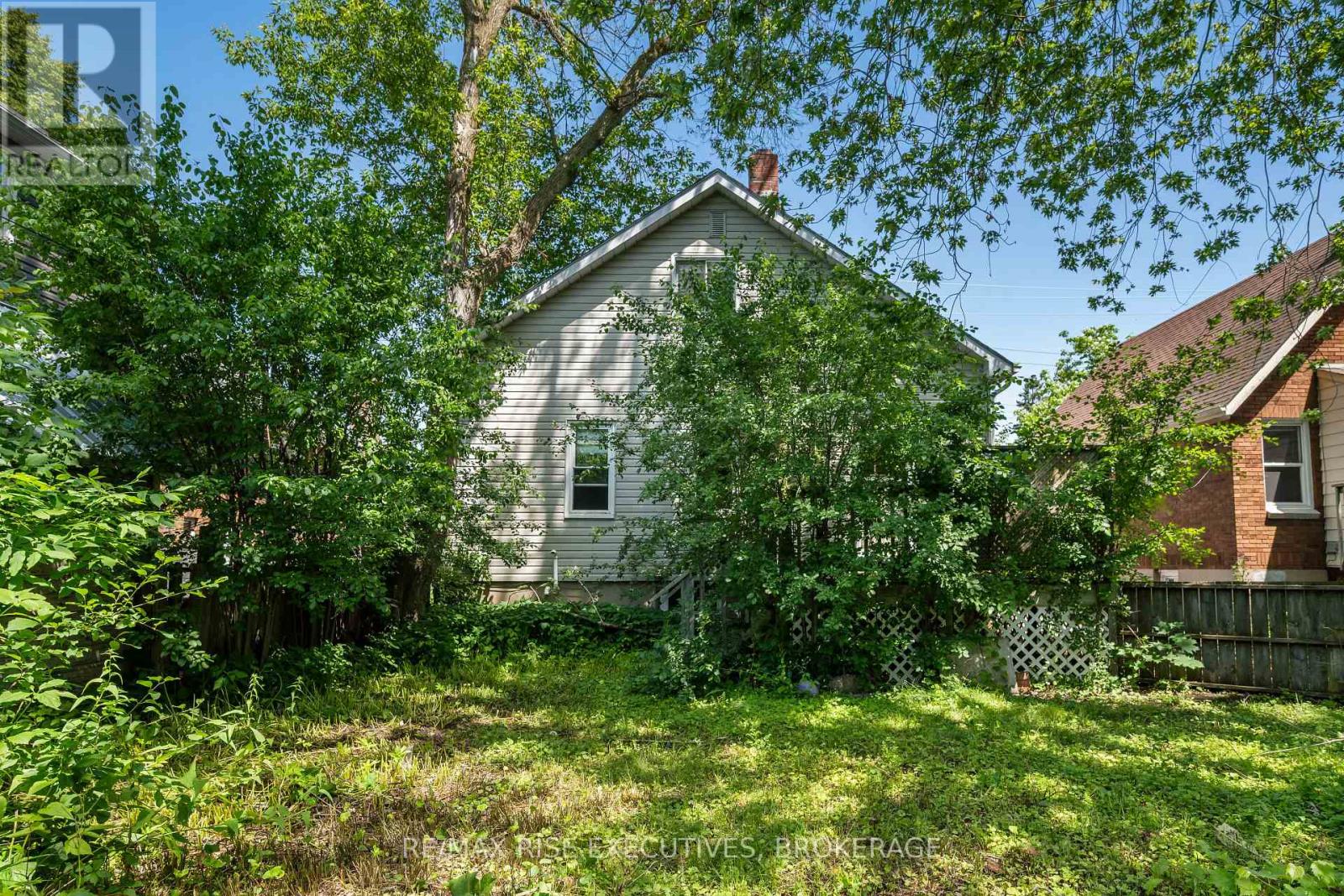 690 JOHNSON STREET - 5