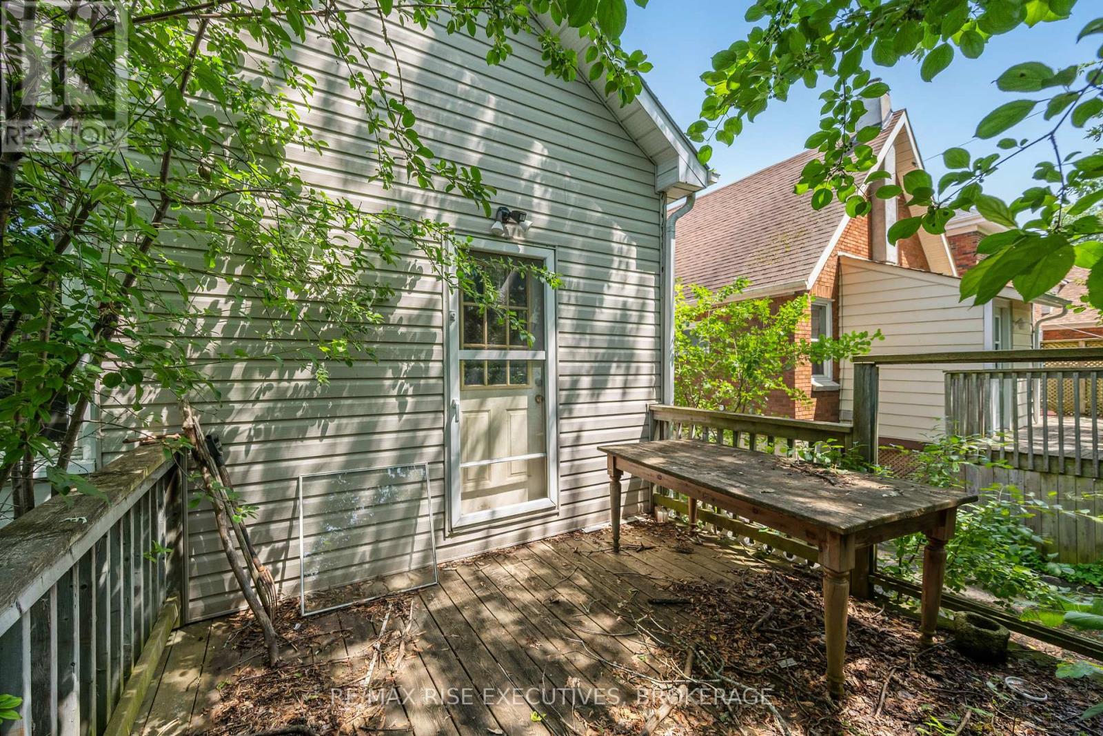 690 JOHNSON STREET - 6
