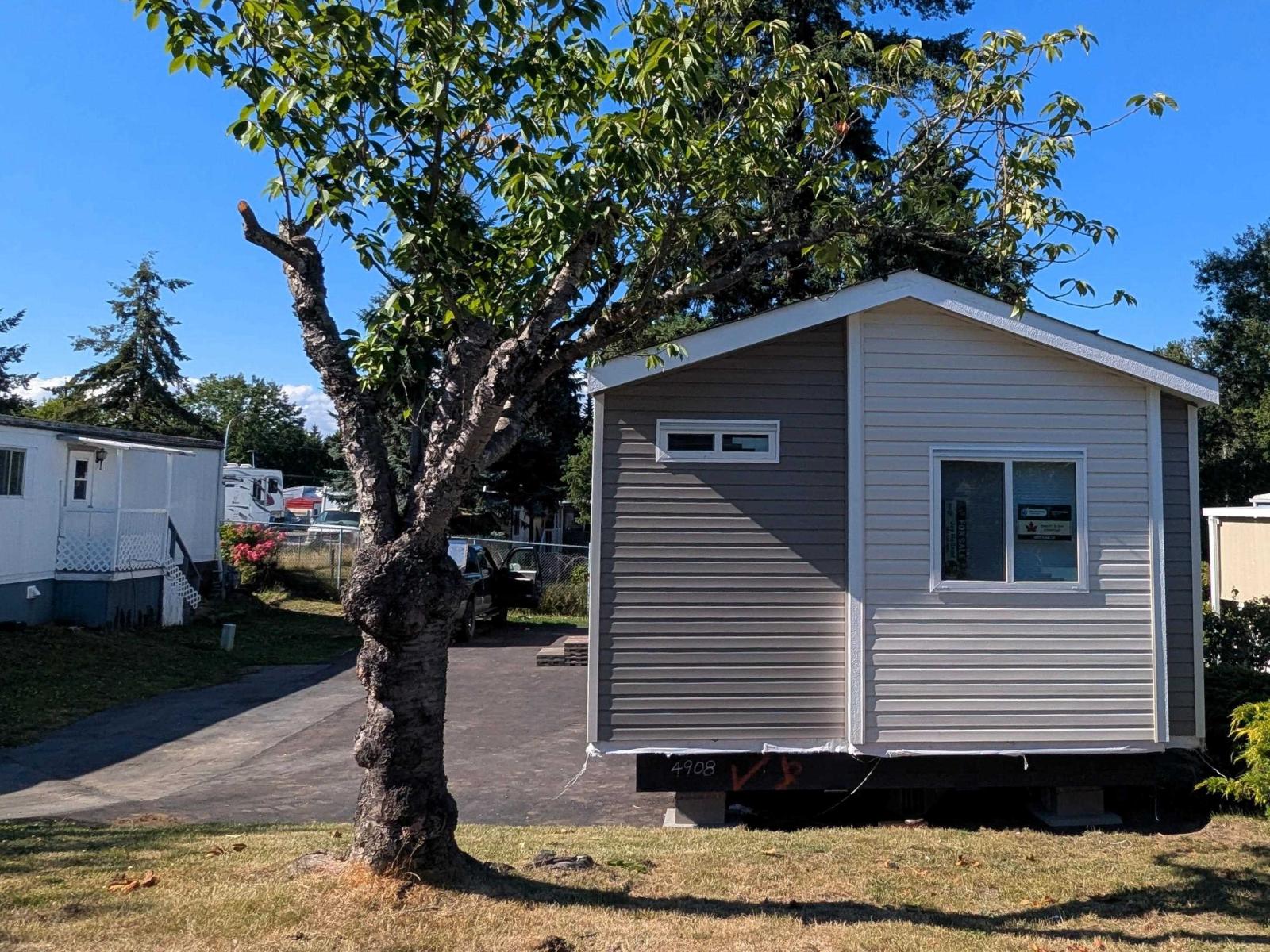 104 8220 KING GEORGE BOULEVARD, Surrey