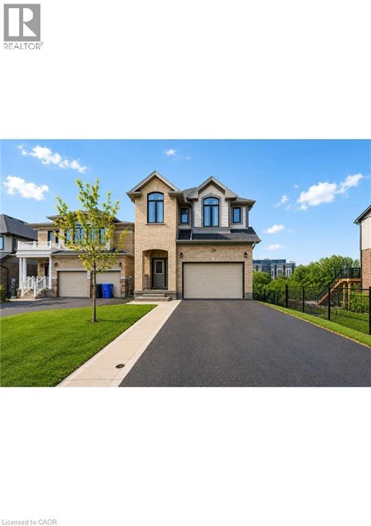 39 EVERTON Drive - 1