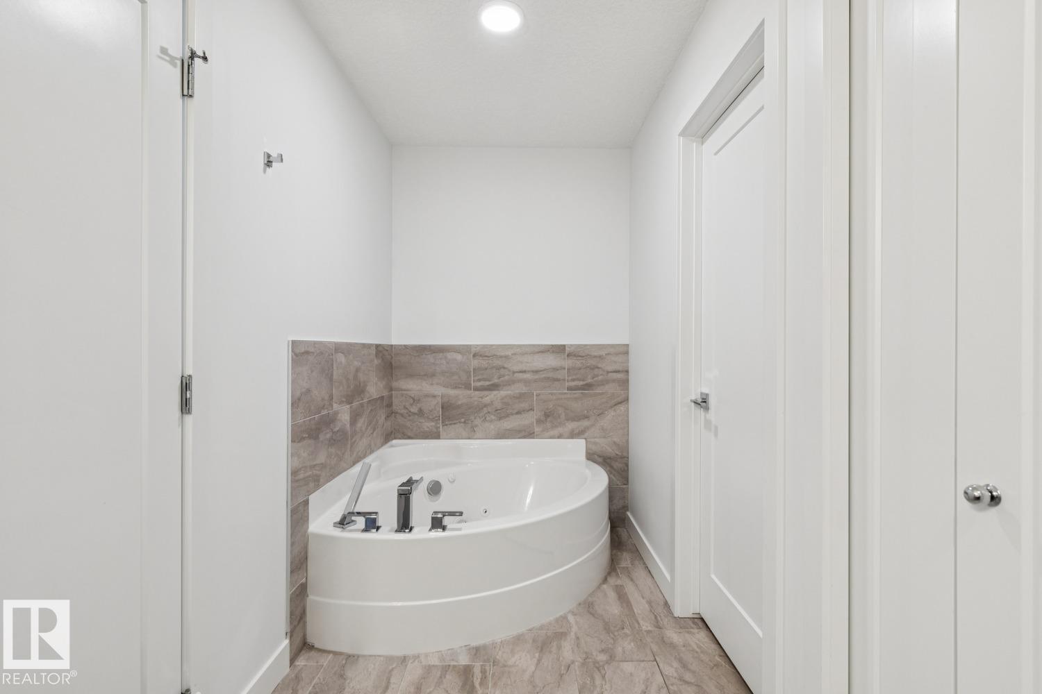 #502 1316 WINDERMERE WY SW - 30