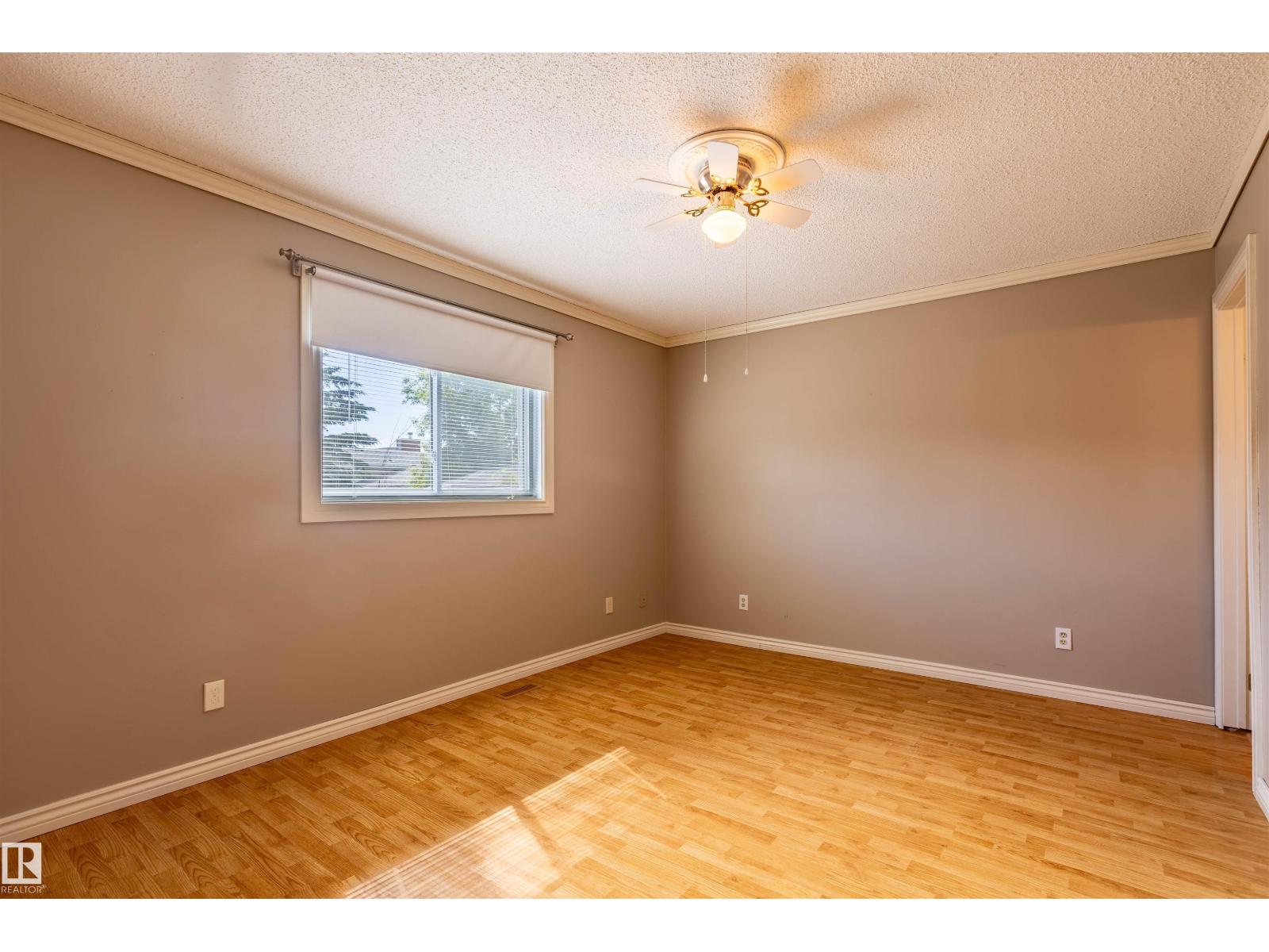 3 GLENFOREST CR — photo 22