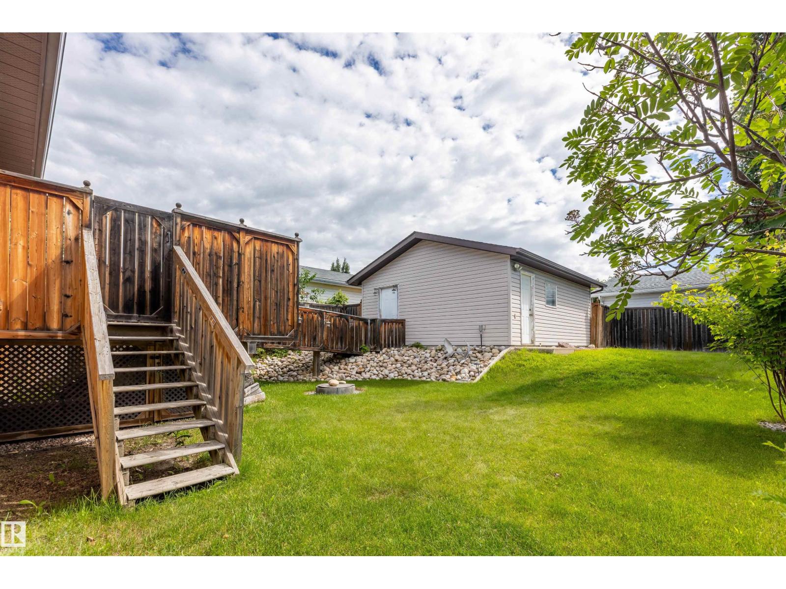 3 GLENFOREST CR — photo 45