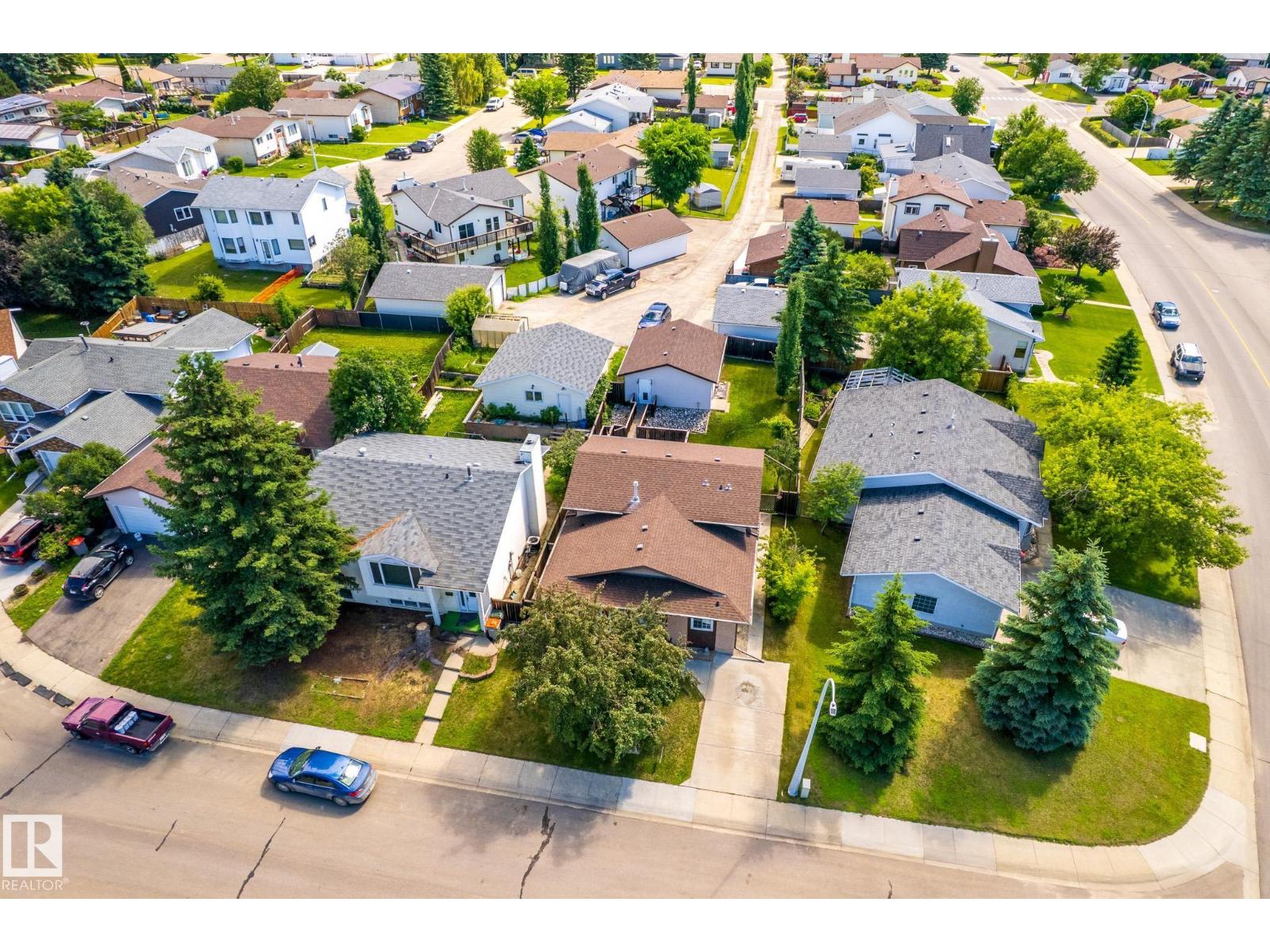 3 GLENFOREST CR — photo 47