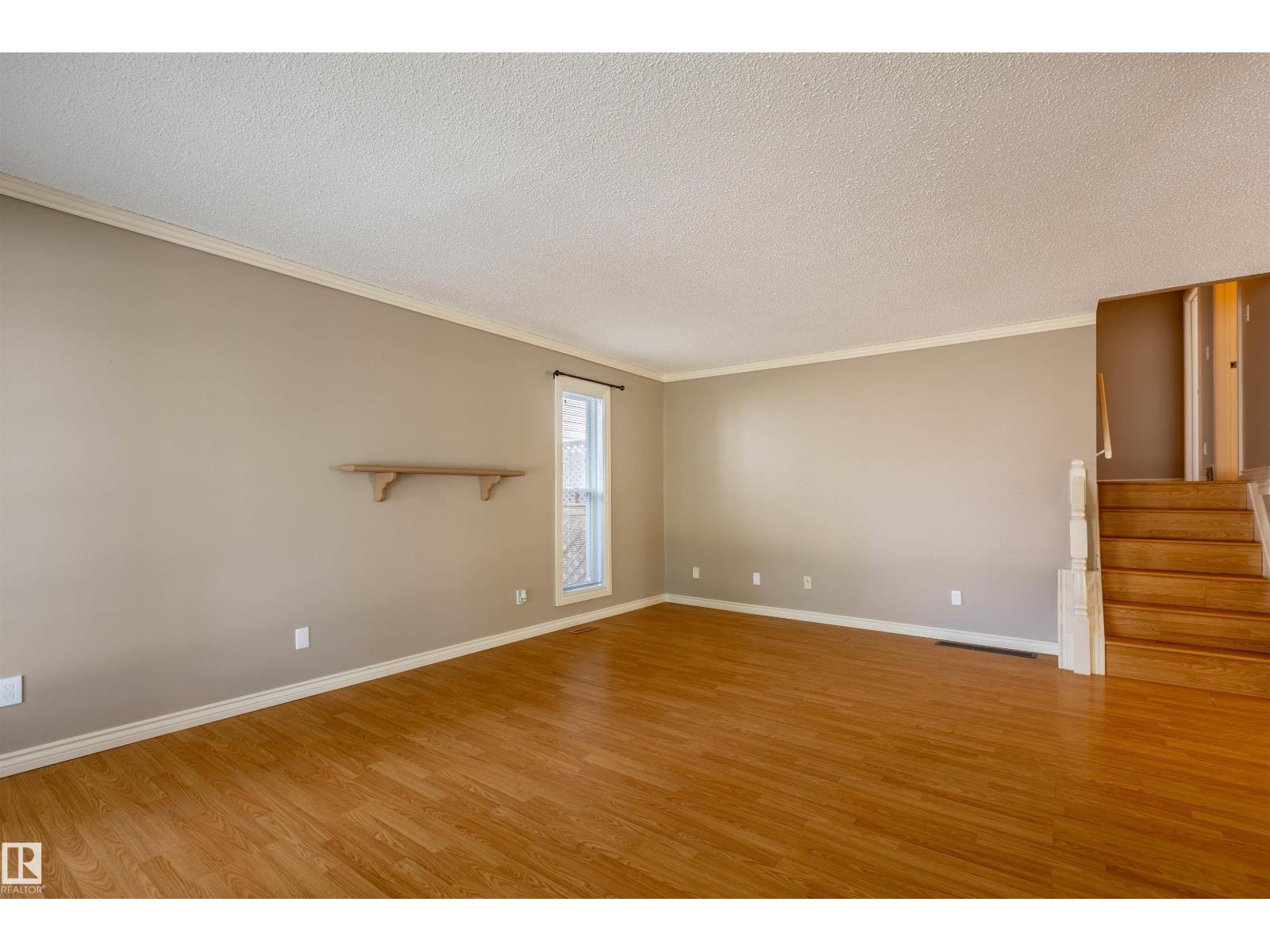 3 GLENFOREST CR — photo 29