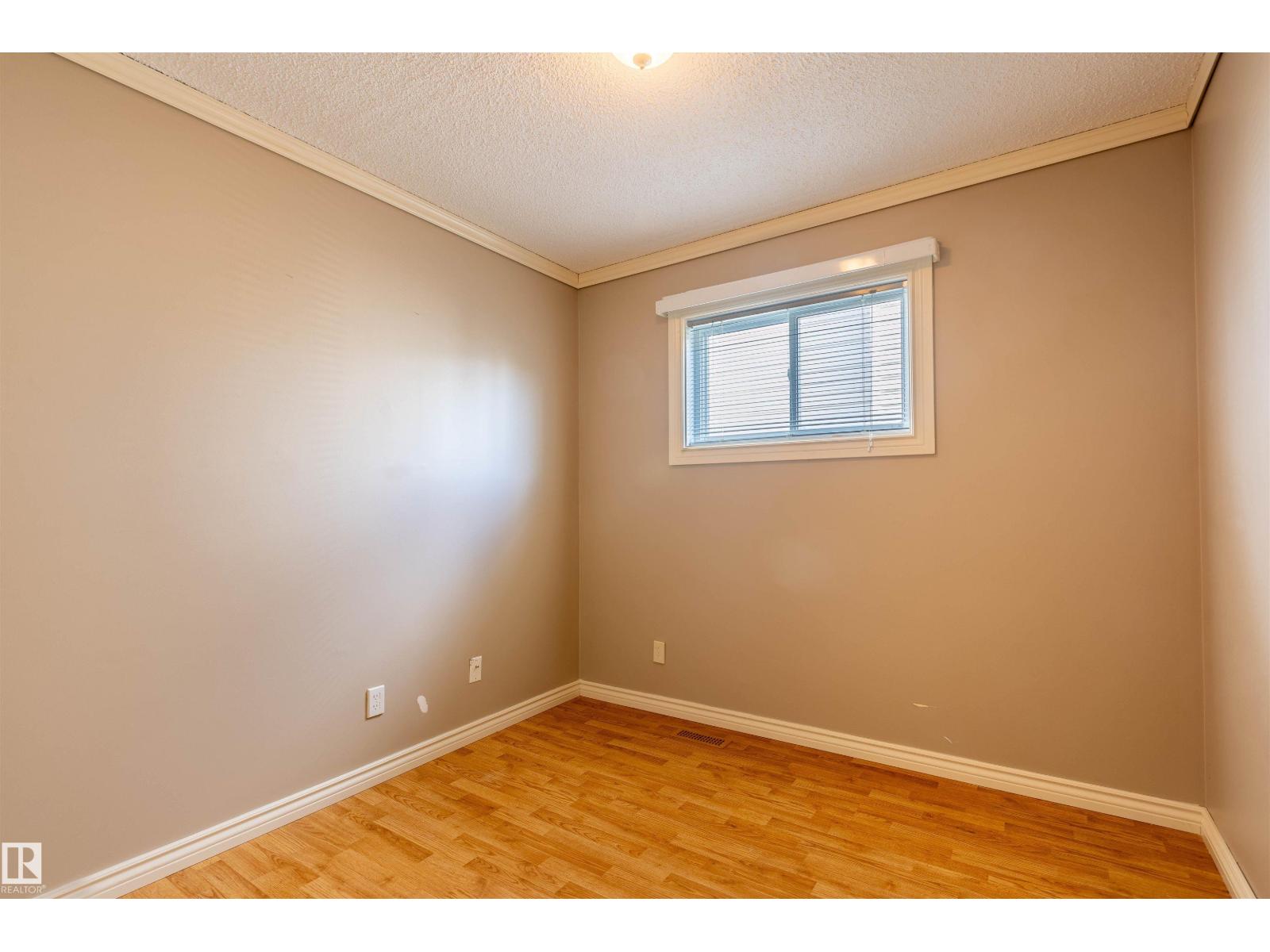 3 GLENFOREST CR — photo 11