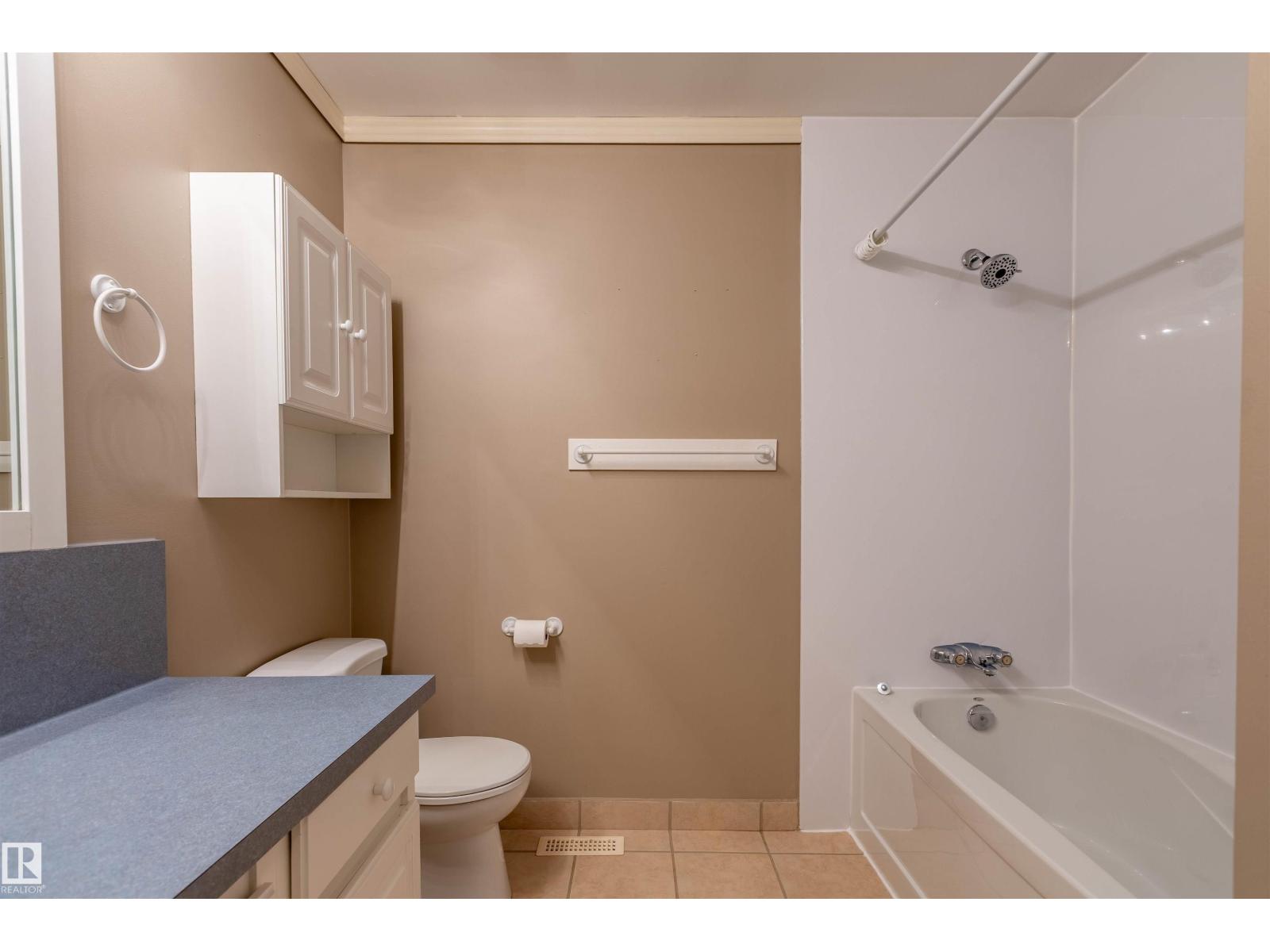 3 GLENFOREST CR — photo 24