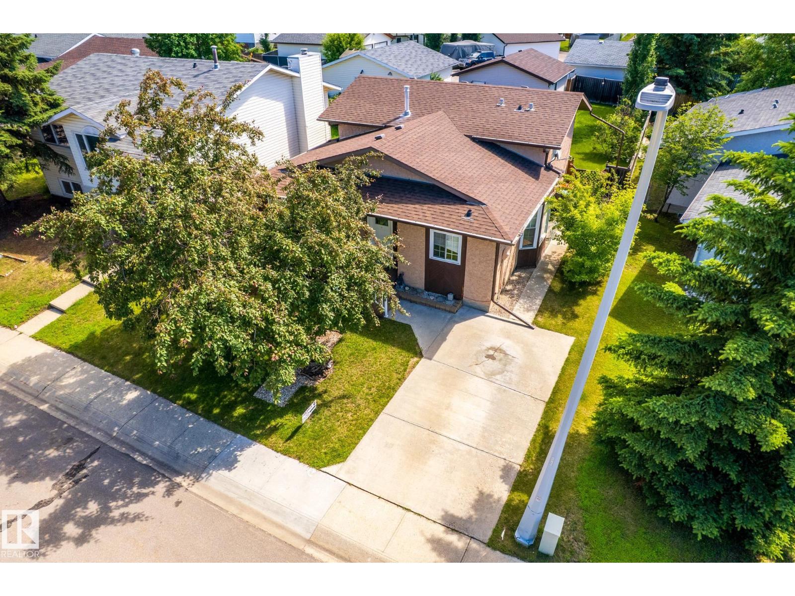 3 GLENFOREST CR — photo 51