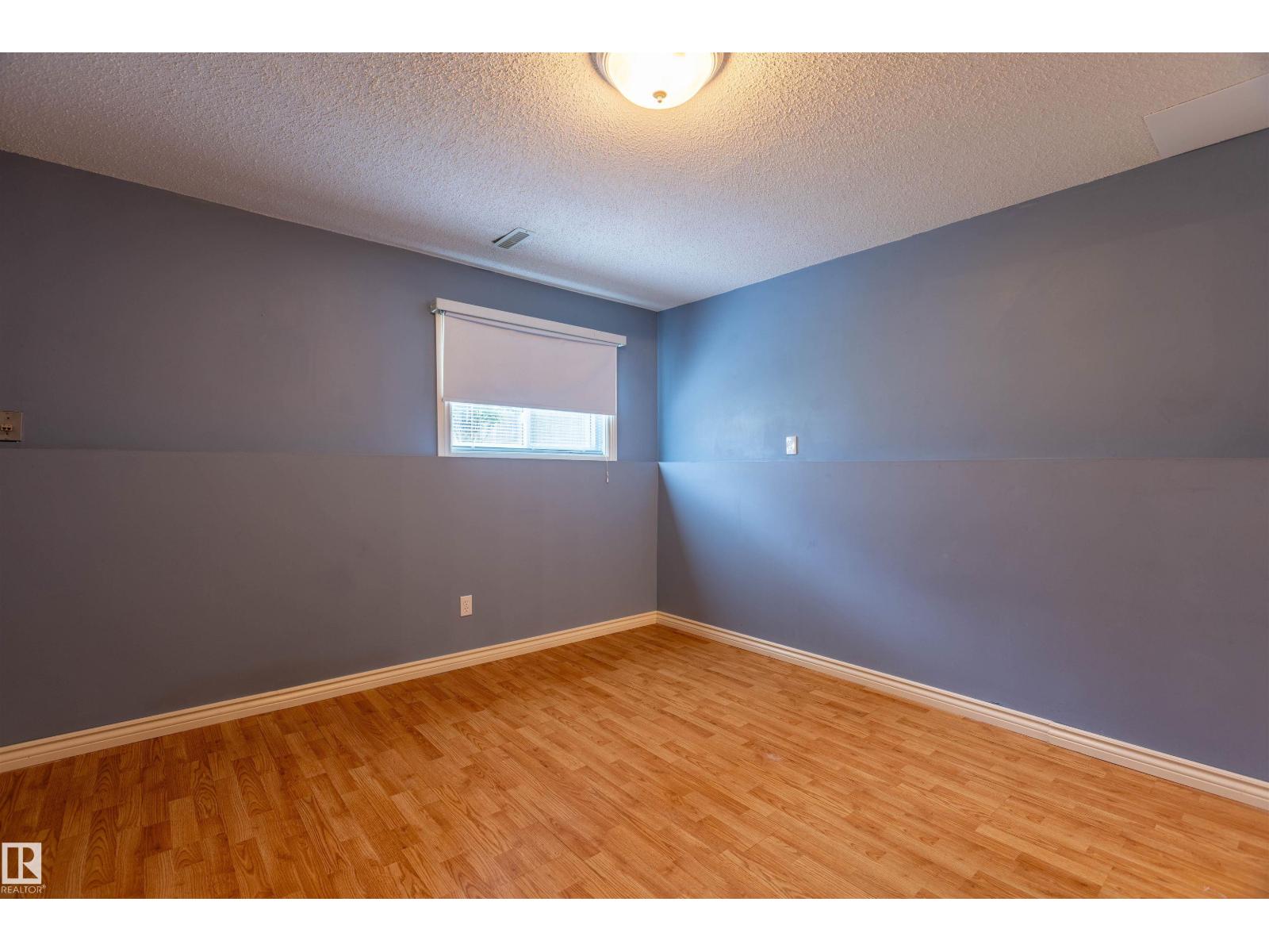 3 GLENFOREST CR — photo 31
