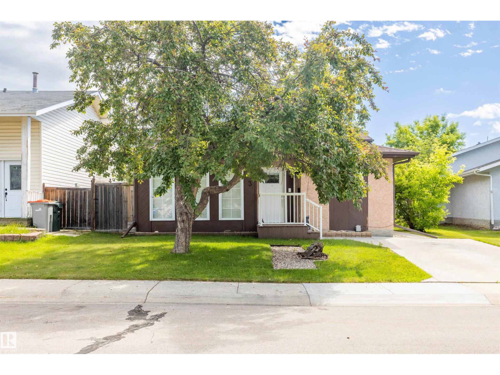 3 GLENFOREST CR — photo 35