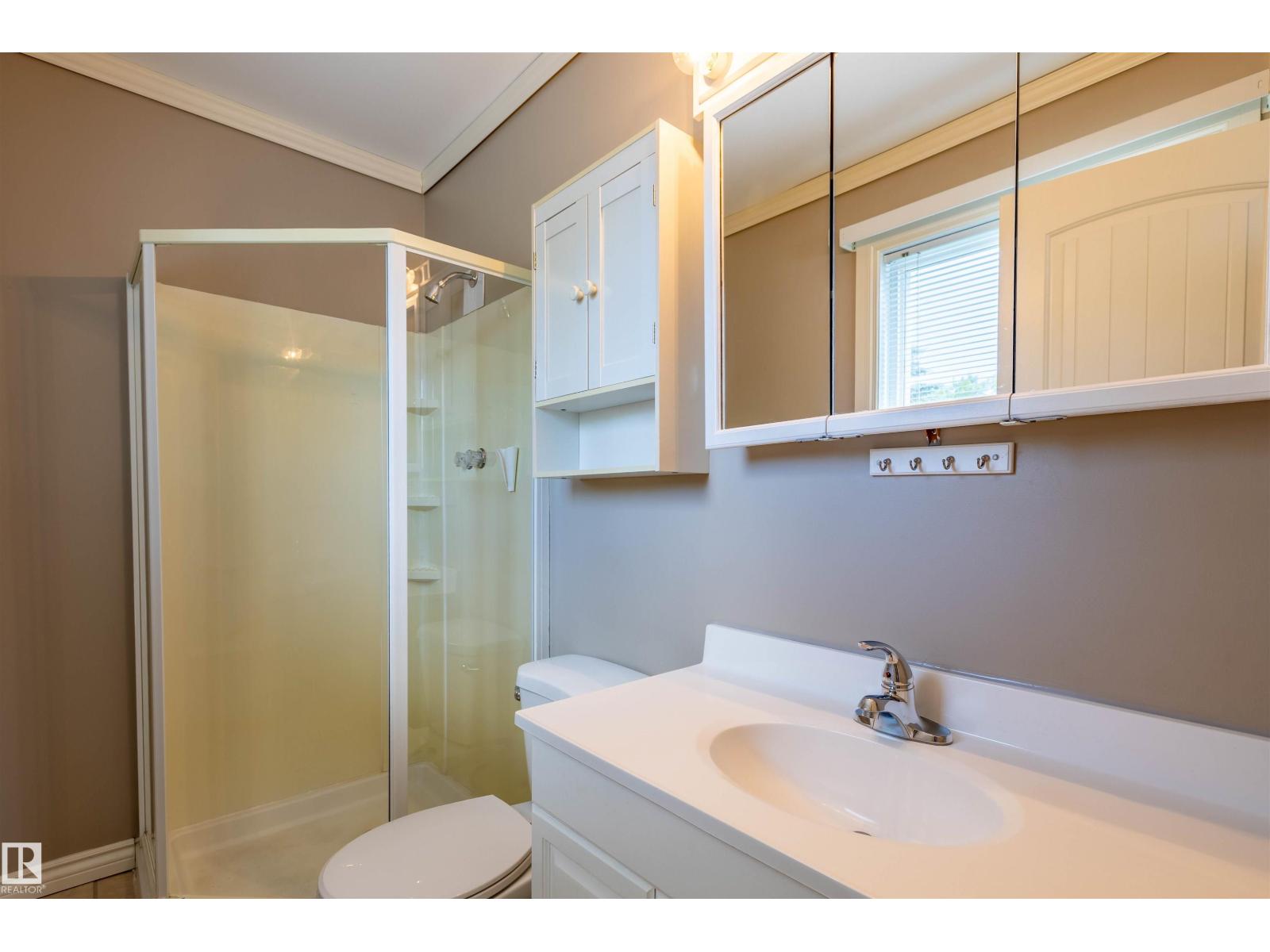 3 GLENFOREST CR — photo 26