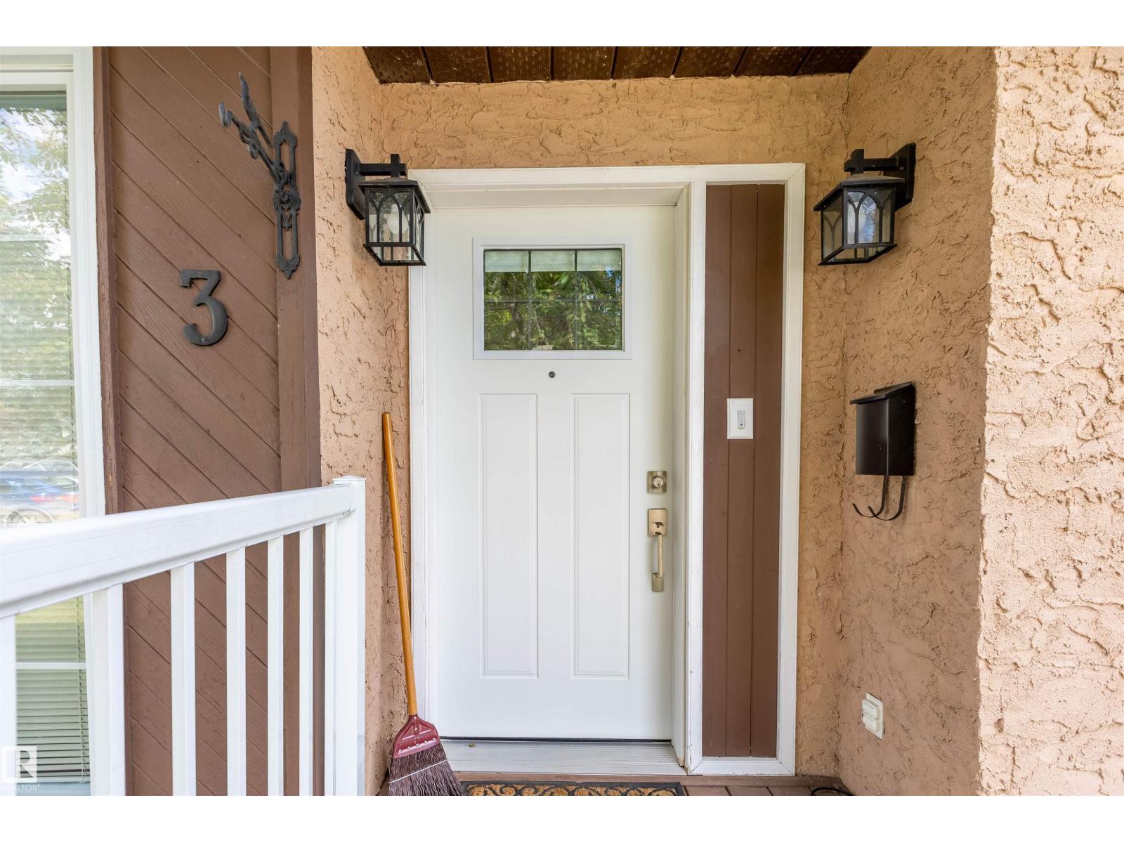 3 GLENFOREST CR — photo 23