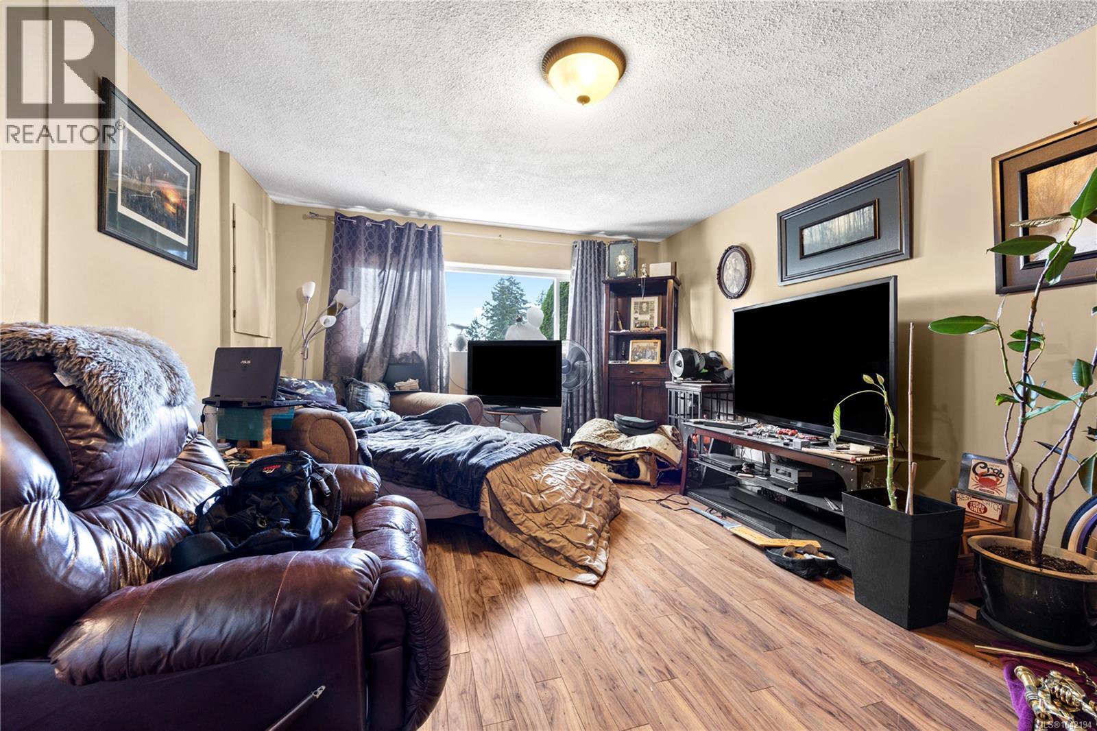 420 Strang Dr - 21