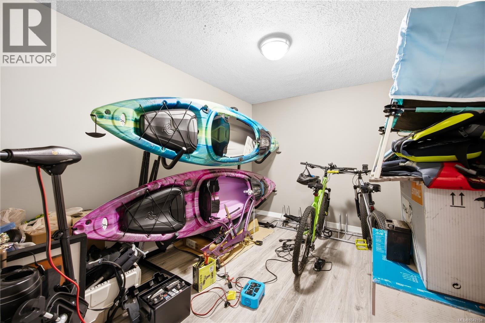 420 Strang Dr - 26