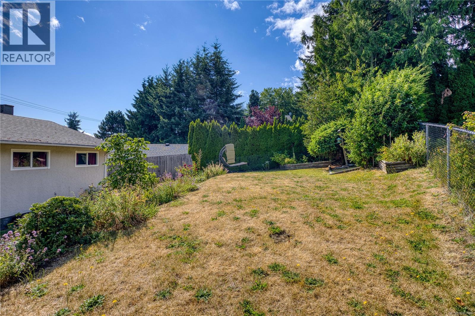 420 Strang Dr - Image 40