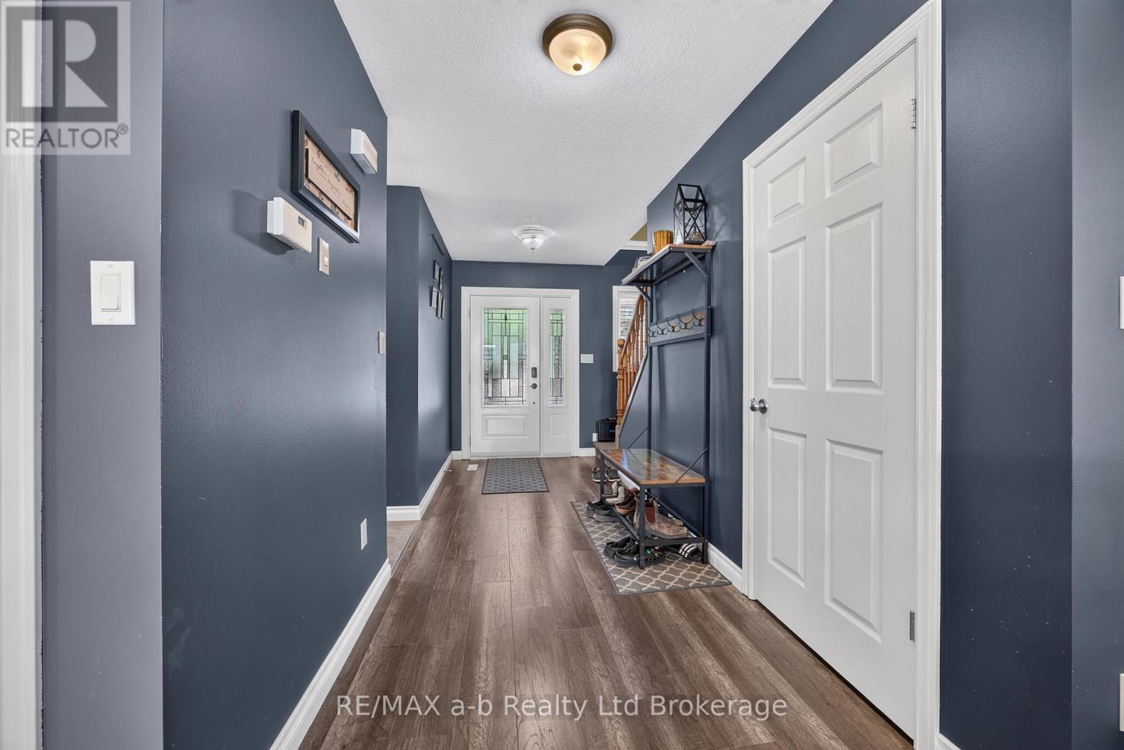 507 HUMMINGBIRD CRESCENT - 19