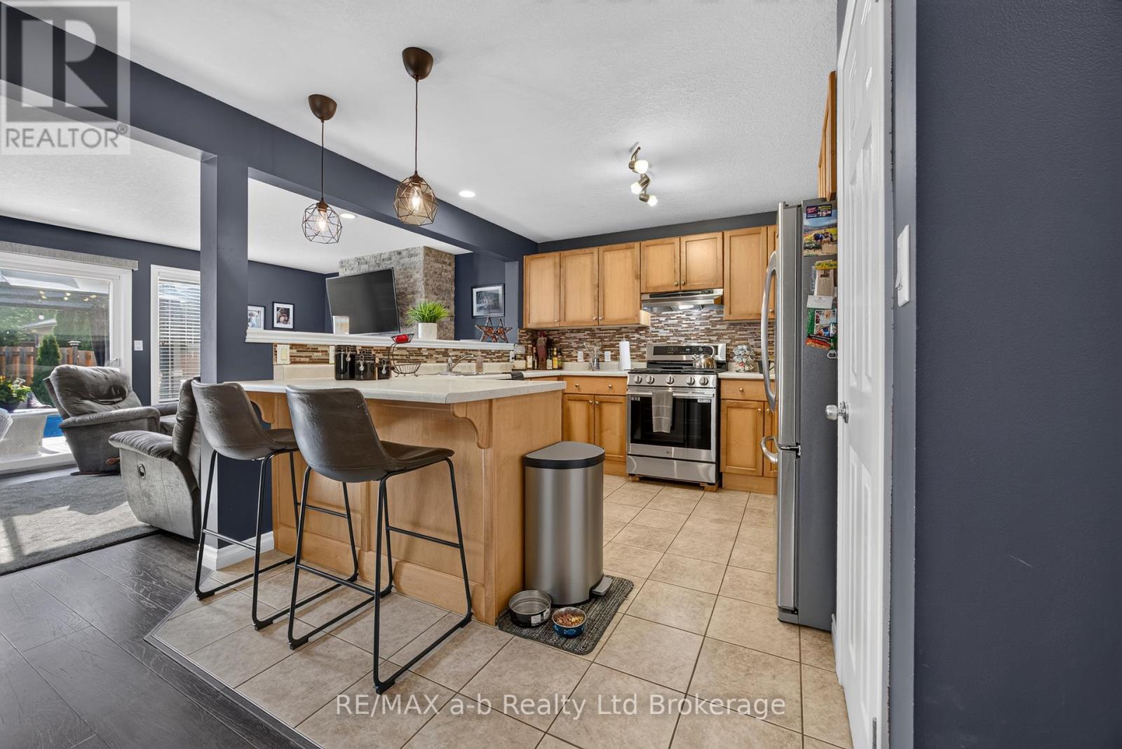507 HUMMINGBIRD CRESCENT - 18
