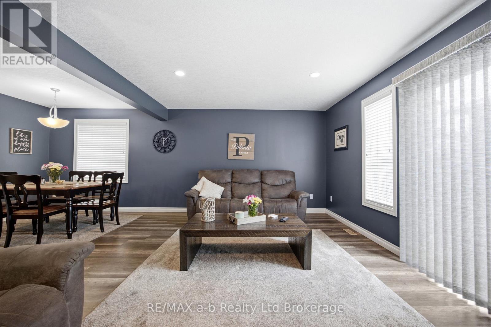 507 HUMMINGBIRD CRESCENT - 9