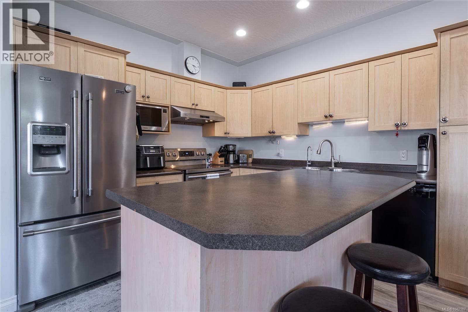 #4 3338 Whittier Ave - 11