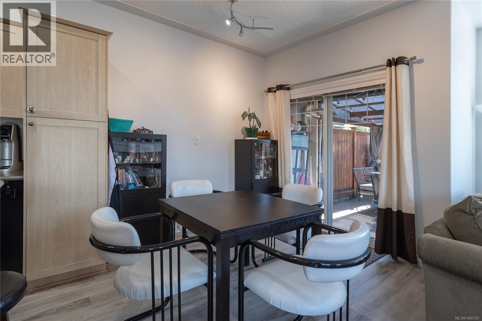 #4 3338 Whittier Ave - 13