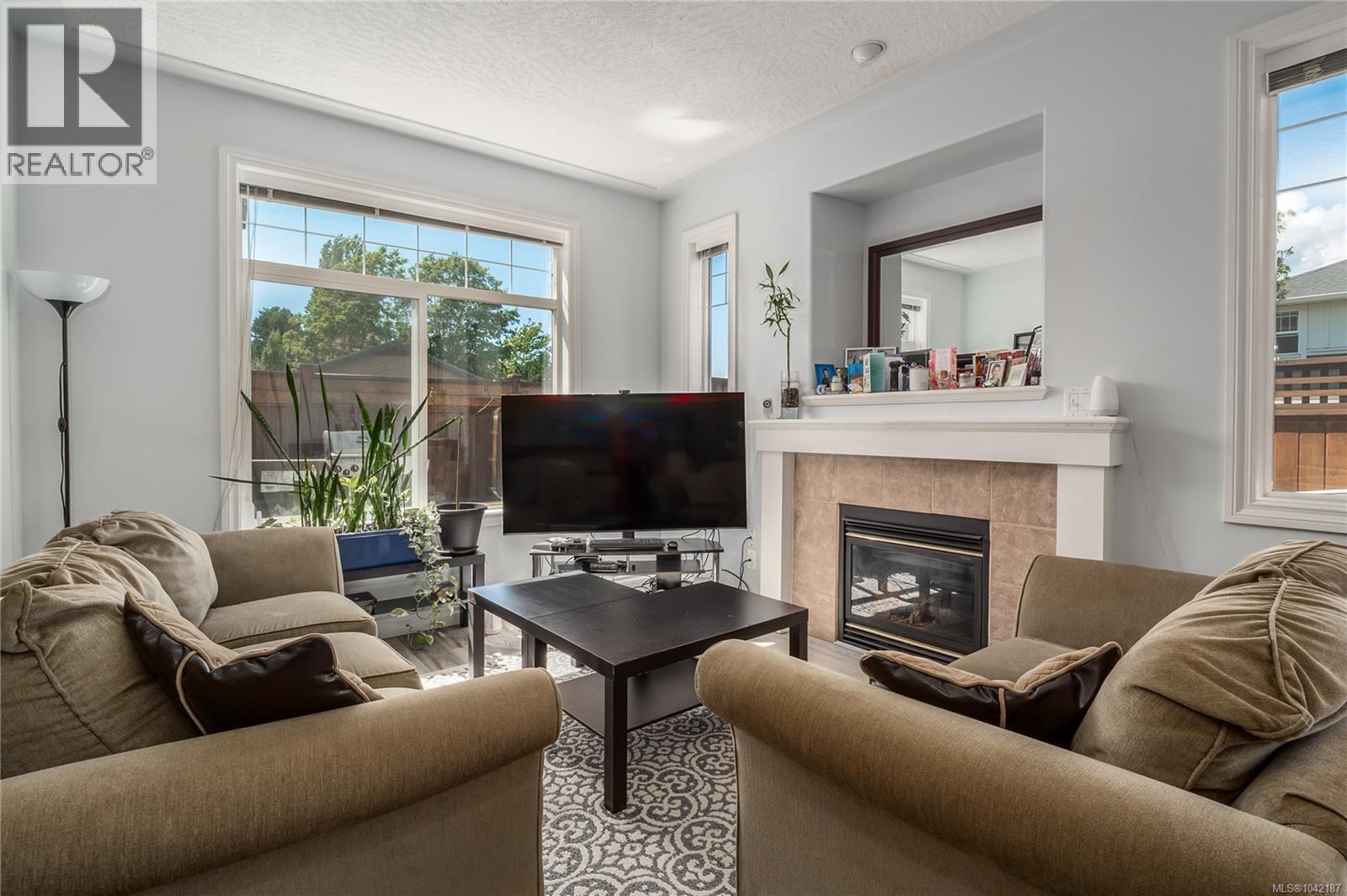 #4 3338 Whittier Ave - 9