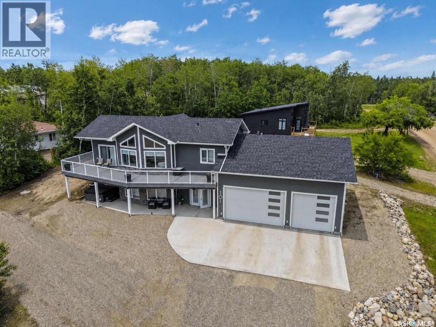 101 Jacobson DRIVE - 1