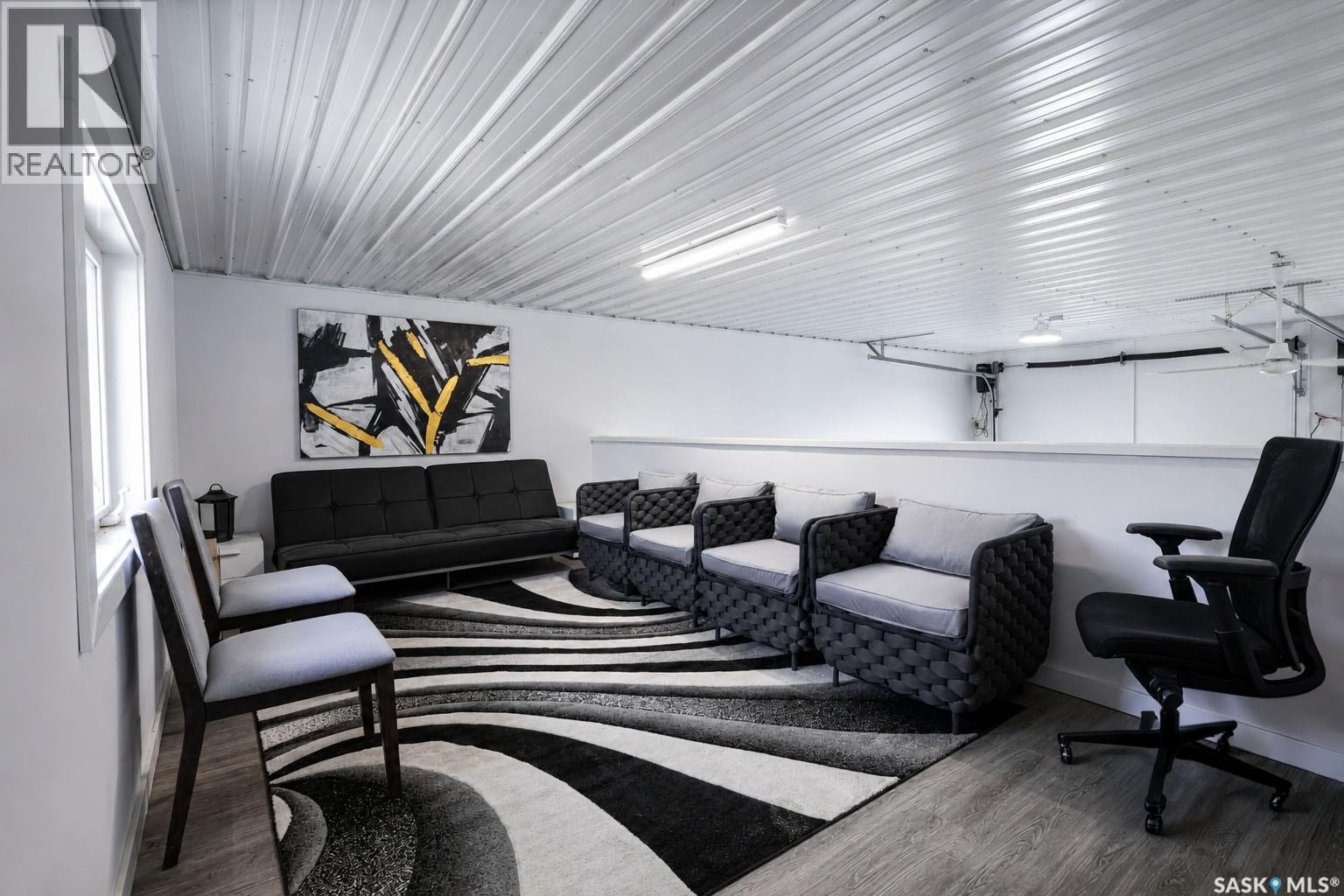 101 Jacobson DRIVE - 32