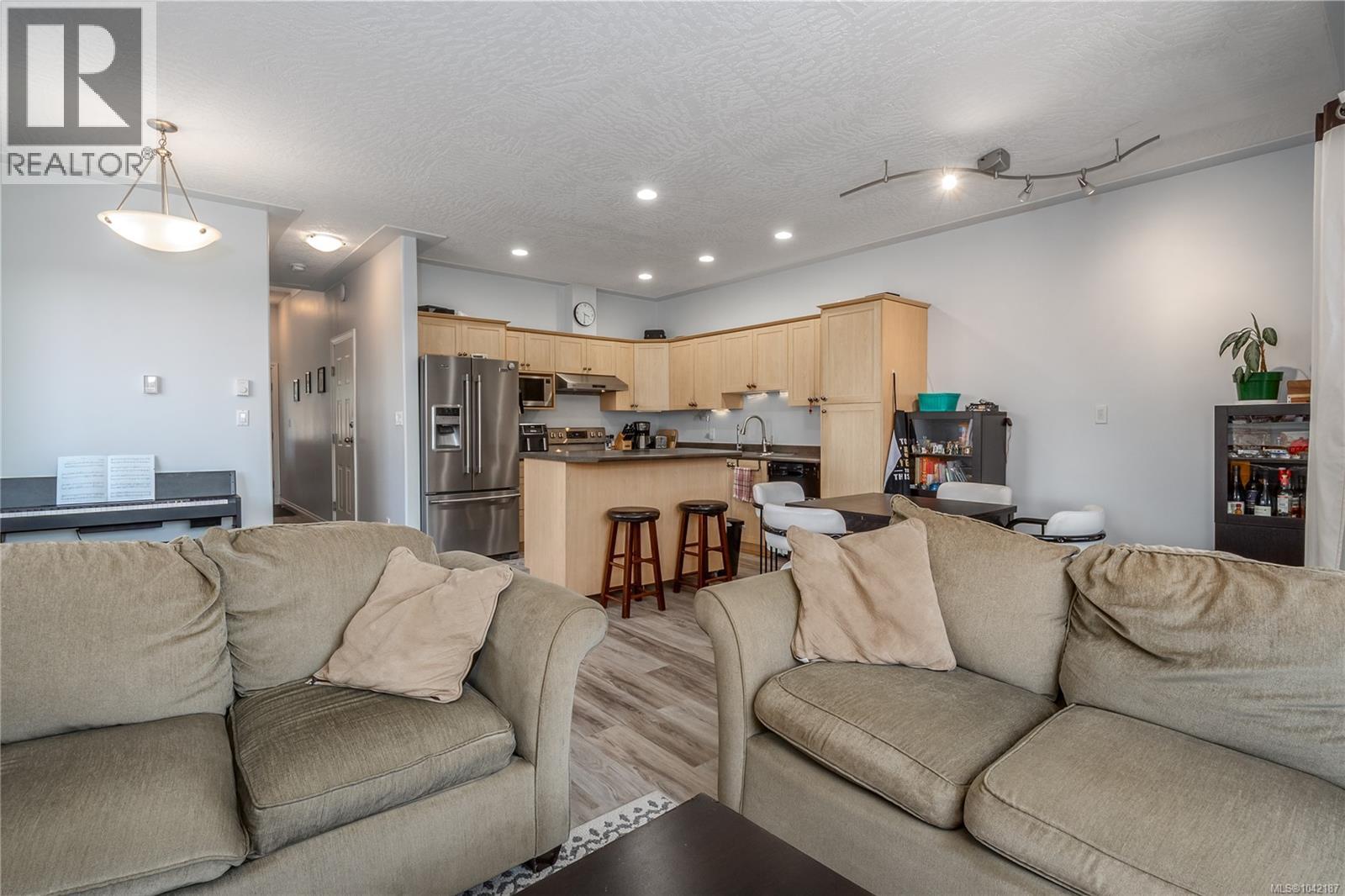 #4 3338 Whittier Ave - 8