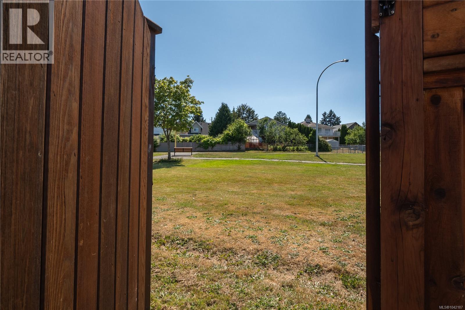#4 3338 Whittier Ave - 19