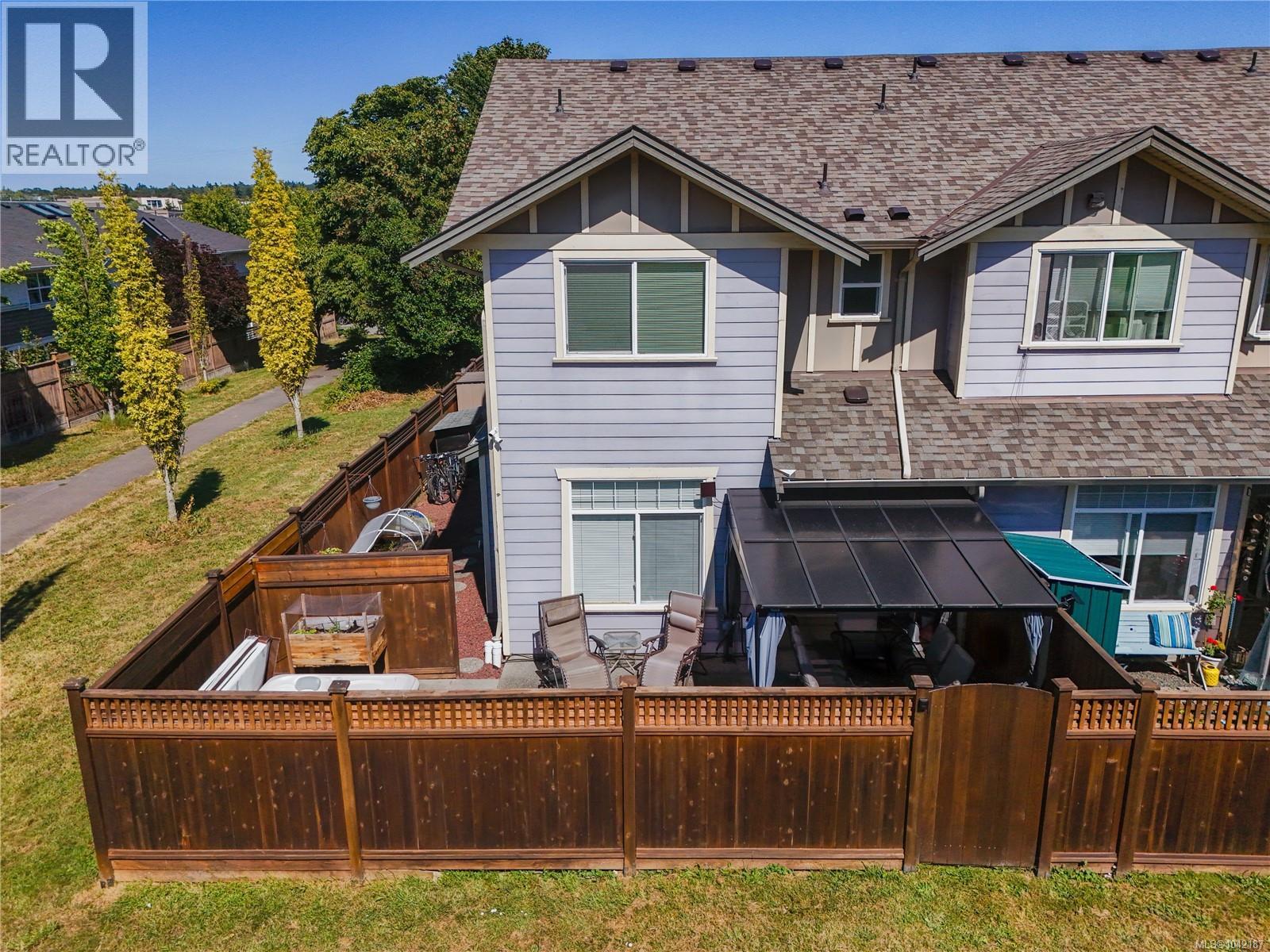 #4 3338 Whittier Ave - 2