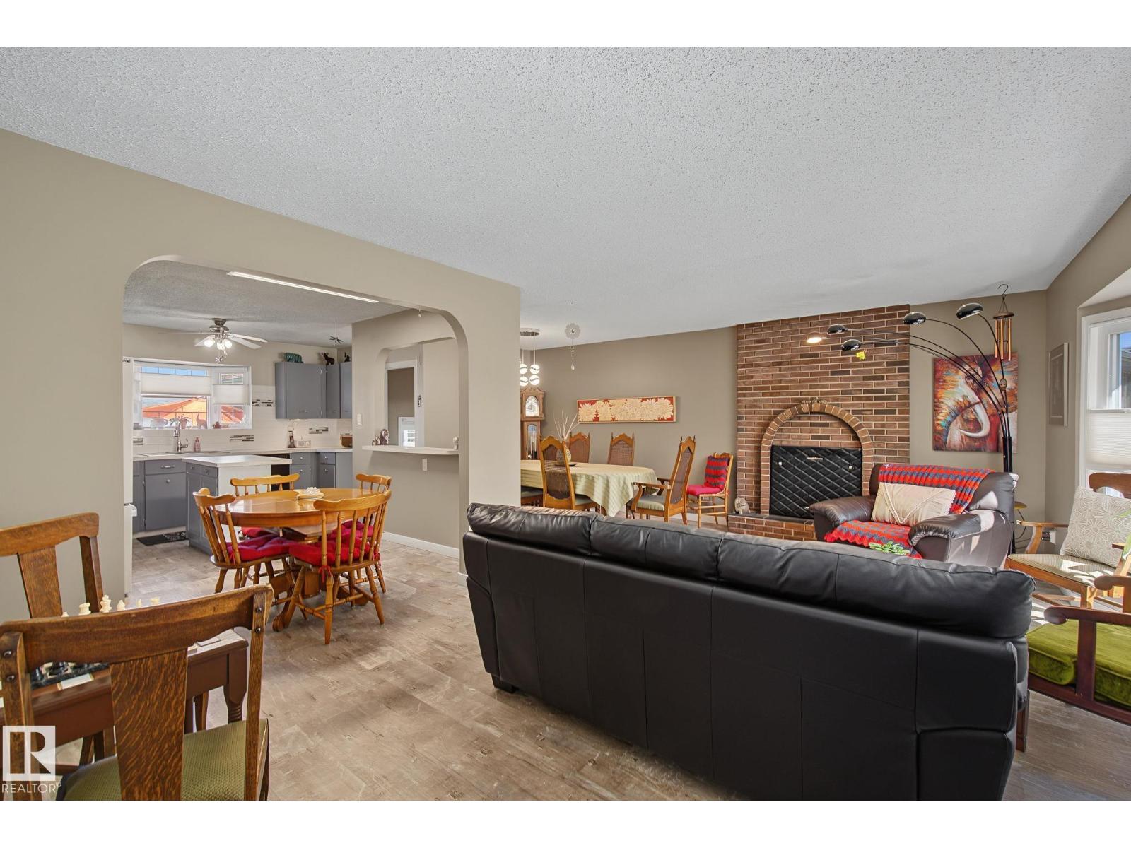 3212 73 ST NW - 11