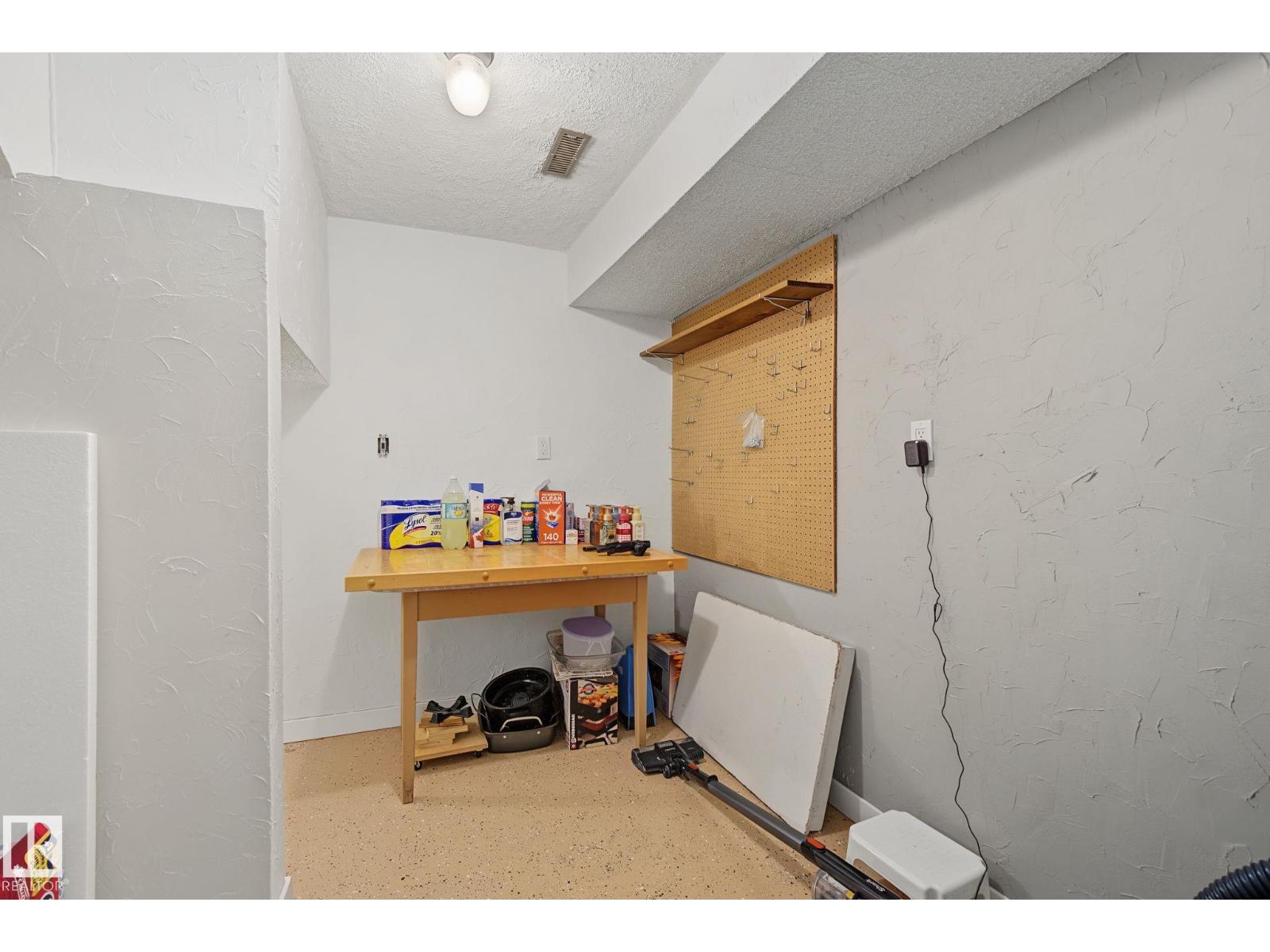 3212 73 ST NW - 53