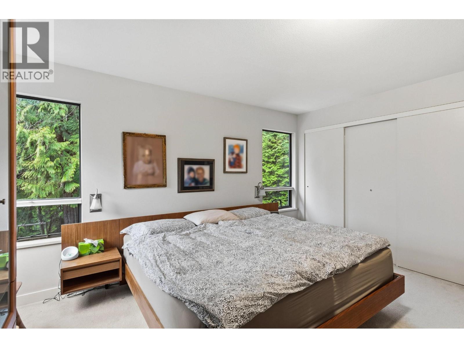 5639 WHITE PINE LANE, North Vancouver