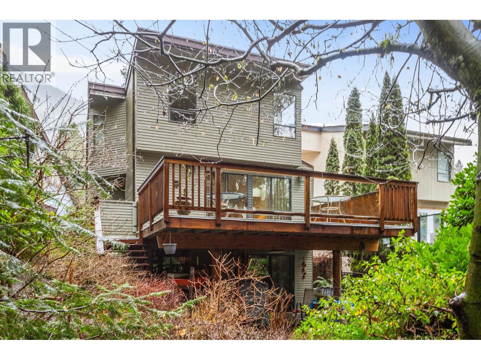 5639 WHITE PINE LANE, North Vancouver
