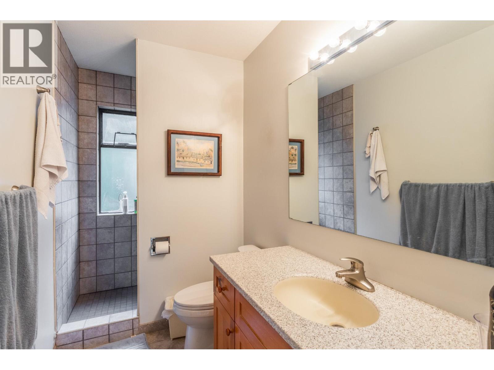 5639 WHITE PINE LANE, North Vancouver