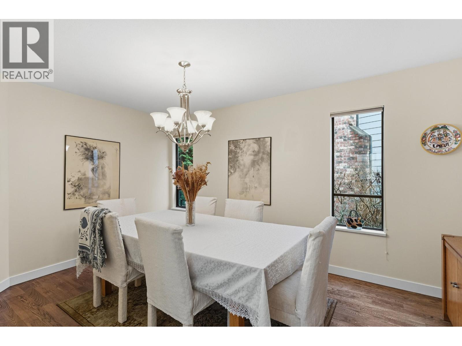 5639 WHITE PINE LANE, North Vancouver