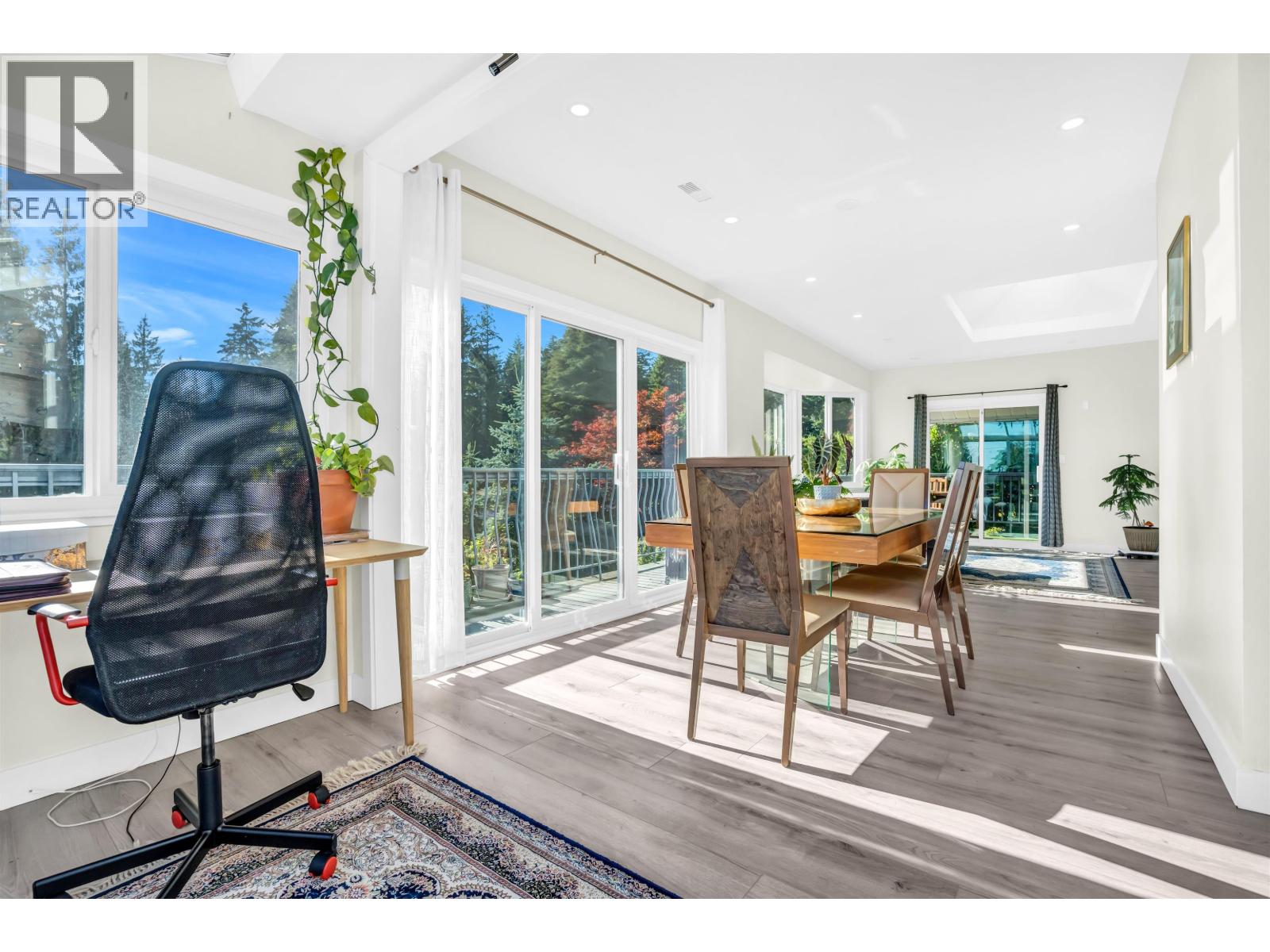 Photo of 300 W BALMORAL ROAD 10