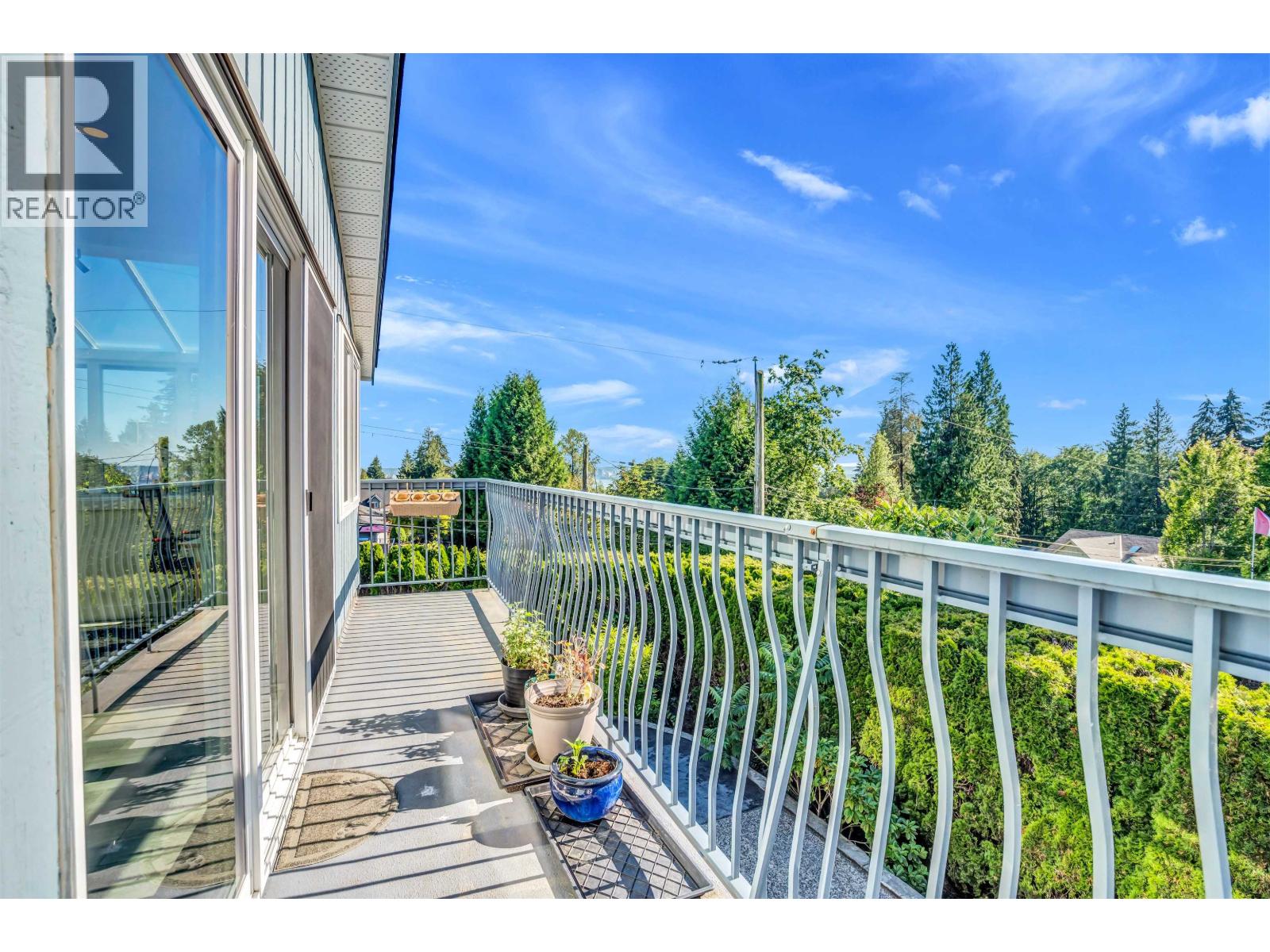 Photo of 300 W BALMORAL ROAD 16