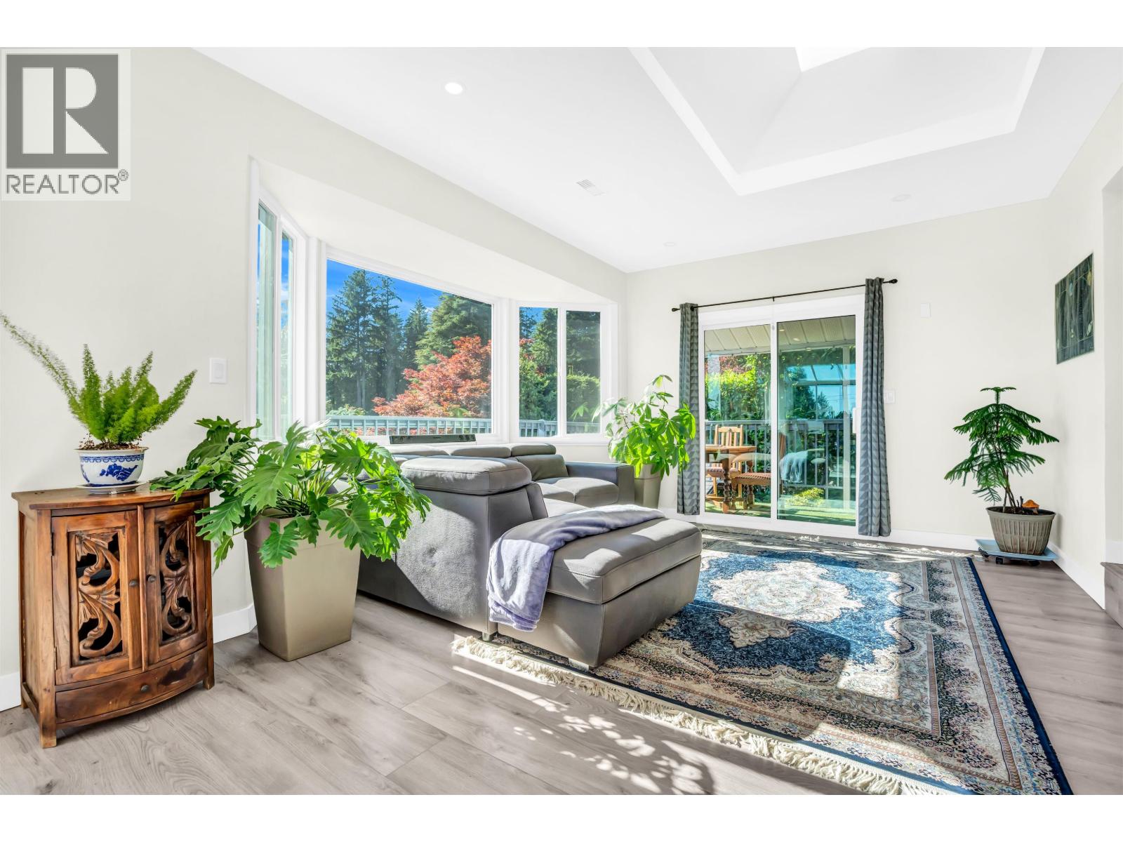 Photo of 300 W BALMORAL ROAD 6
