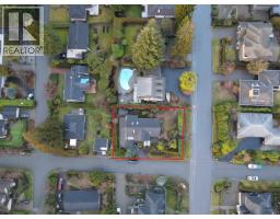 300 W Balmoral Road, North Vancouver, BC V7N2V3 Photo 35