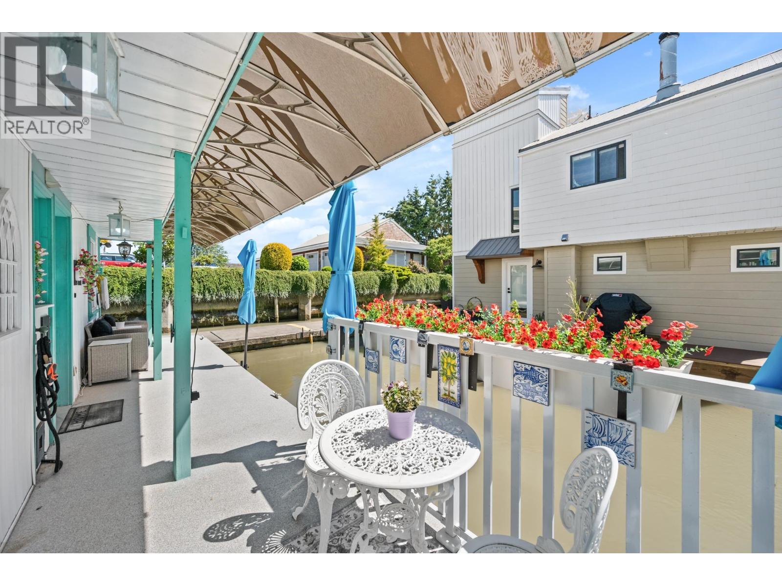 #1-3459 RIVER Road West, Delta