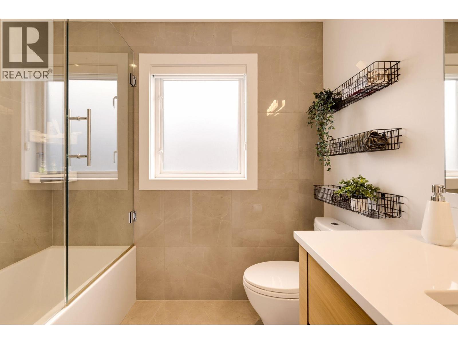 351 W 28TH STREET, North Vancouver