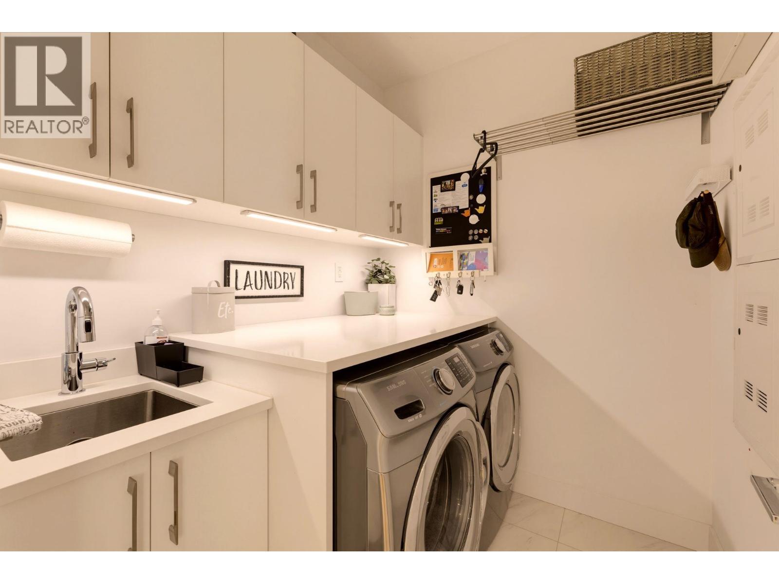 351 W 28TH STREET, North Vancouver