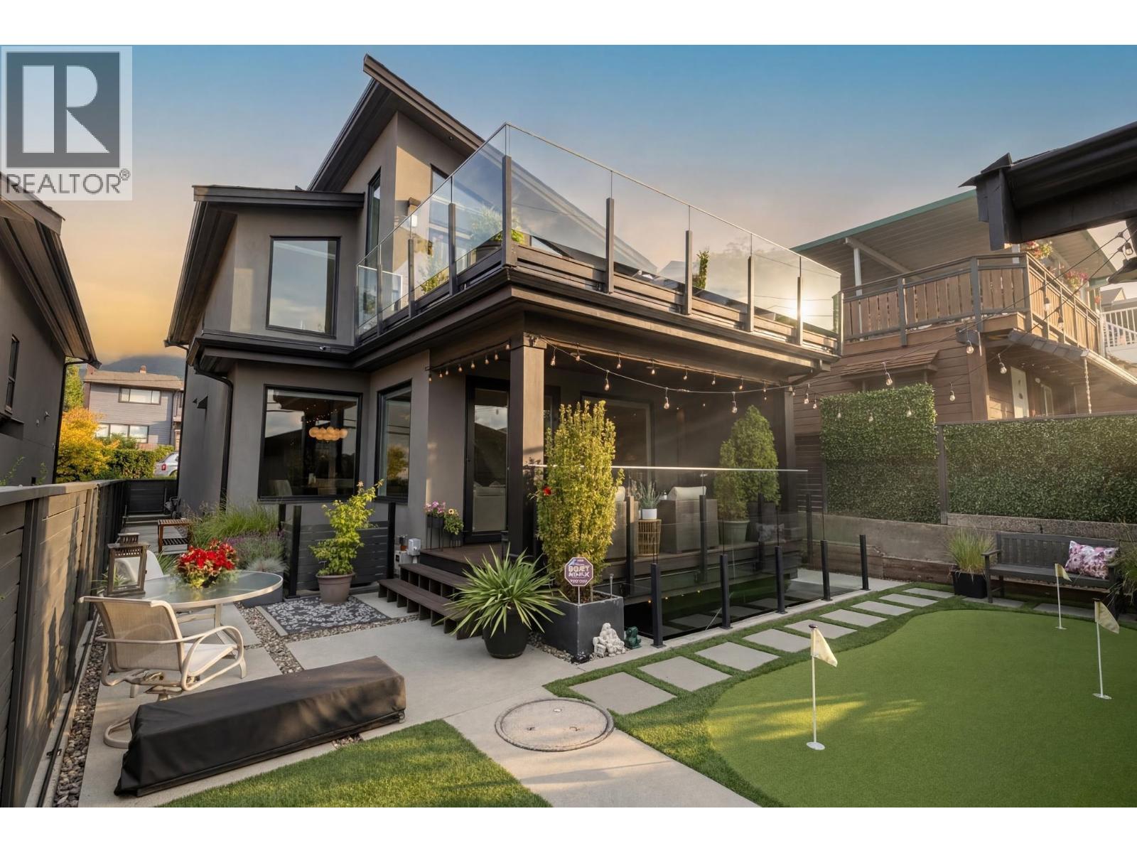 351 W 28TH STREET, North Vancouver